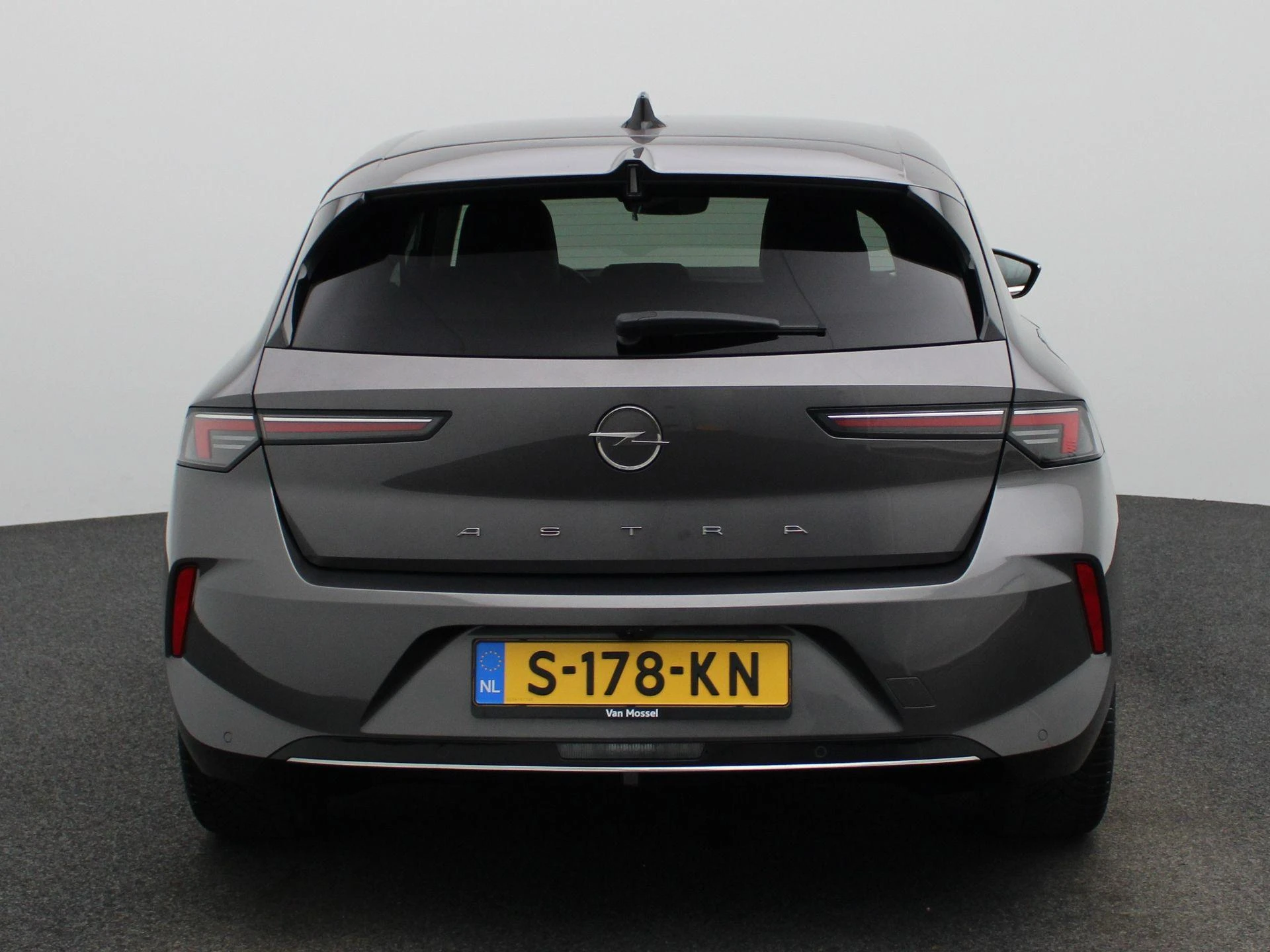 Opel-Astra-image-4