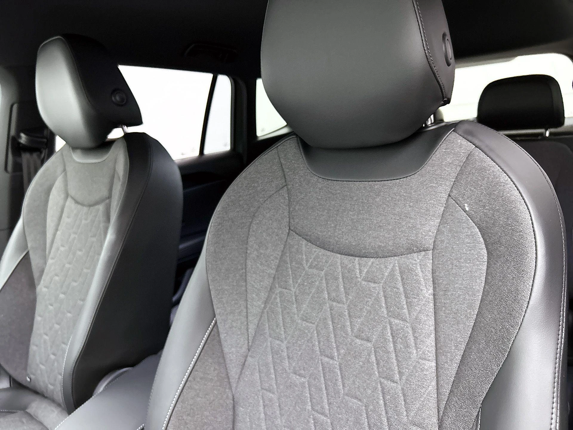 Volkswagen-Tiguan-image-12