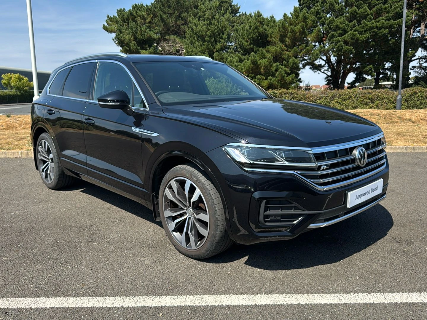Volkswagen-Touareg-image-18