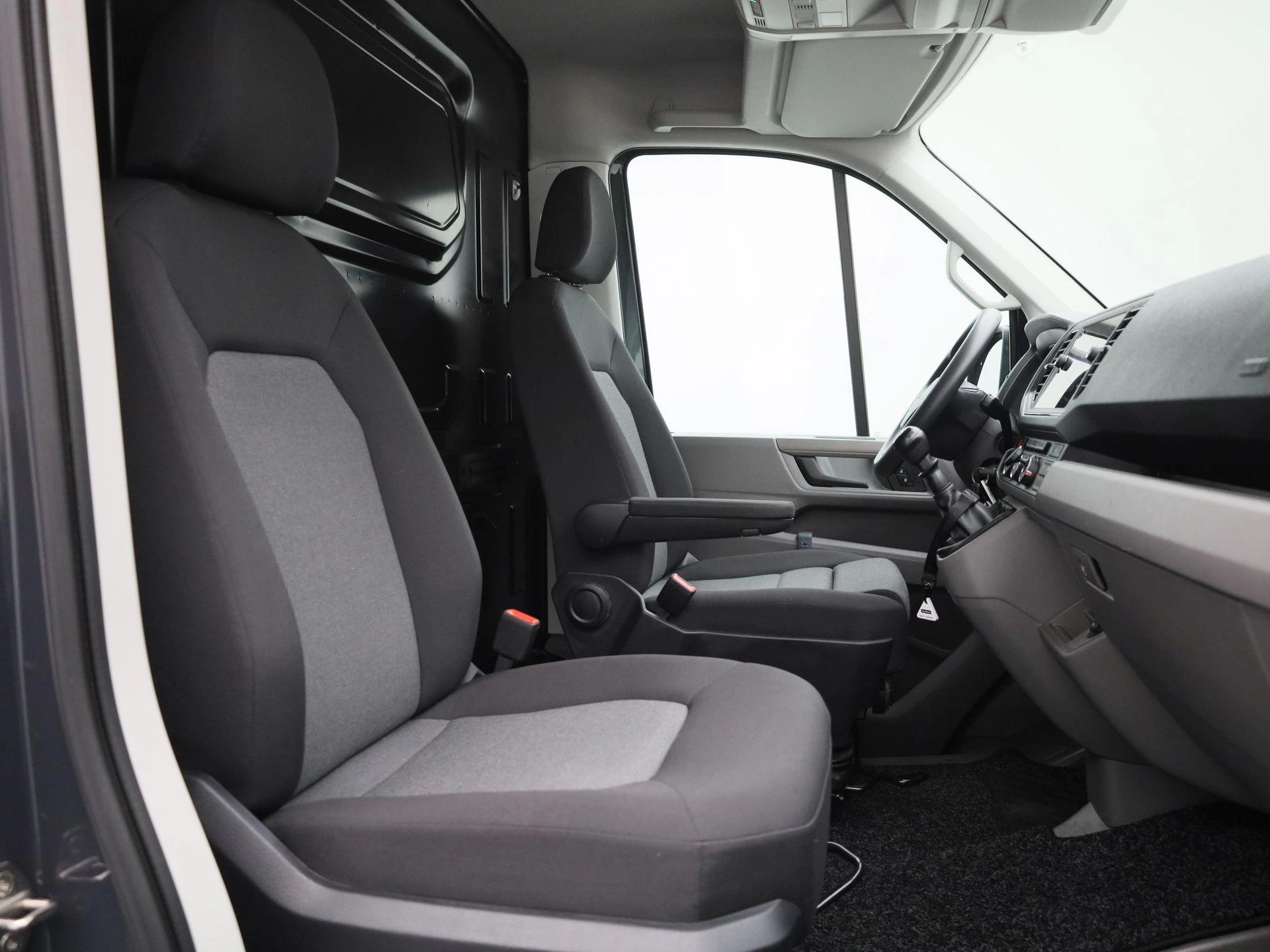 Volkswagen-Crafter-image-35