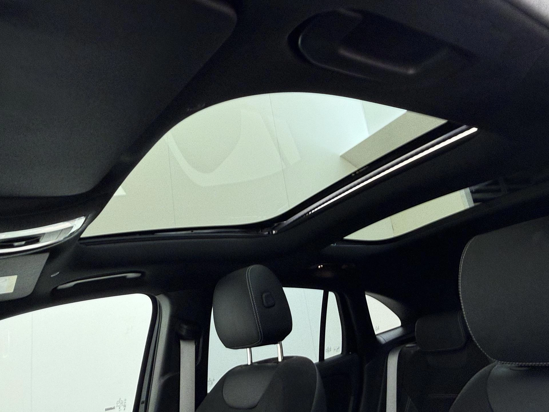 Mercedes-Benz-GLA-image-31