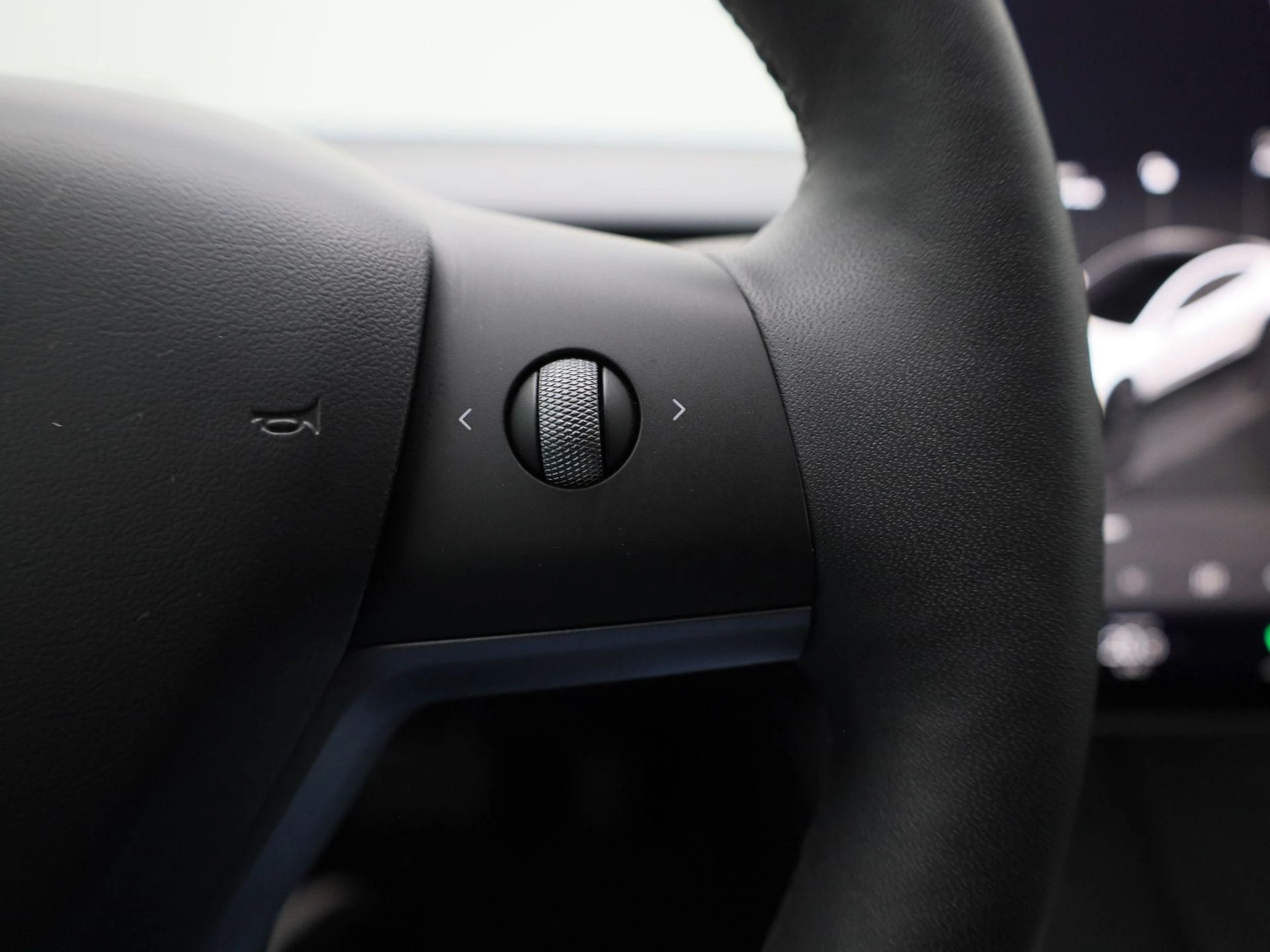 Tesla-Model 3-image-17