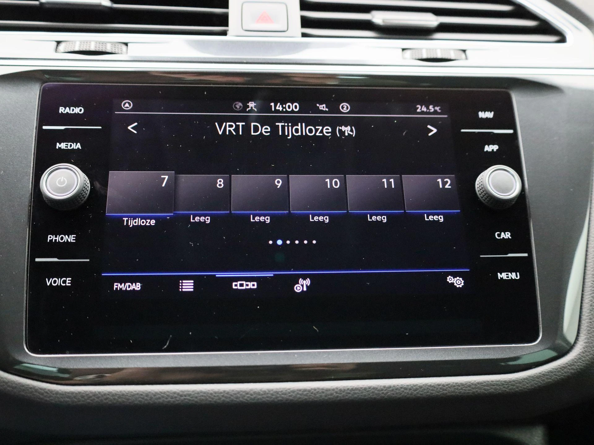 Volkswagen-Tiguan-image-15