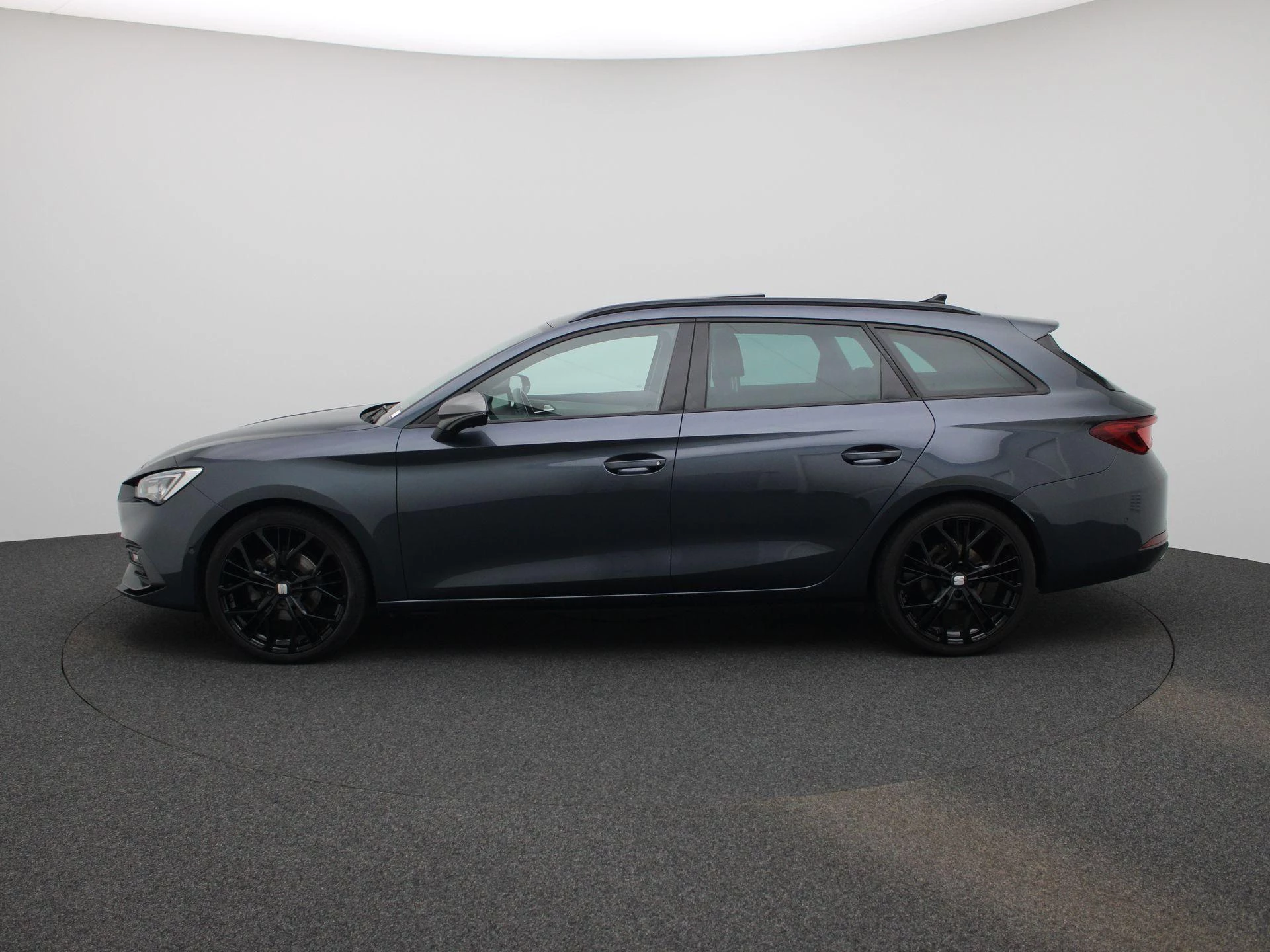 SEAT Leon Sportstourer 1.5 eTSI FR Business Intense