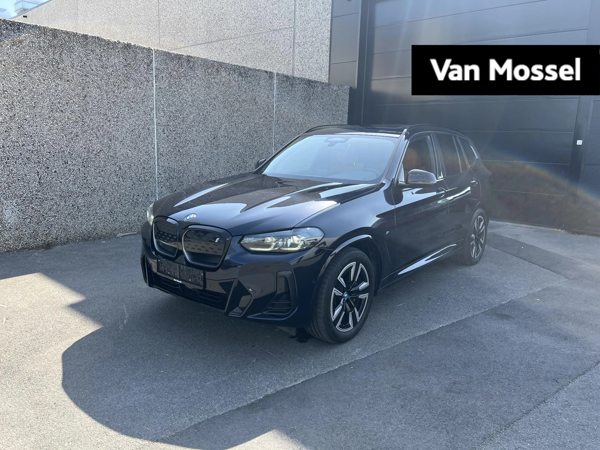 BMW-iX3-image-0