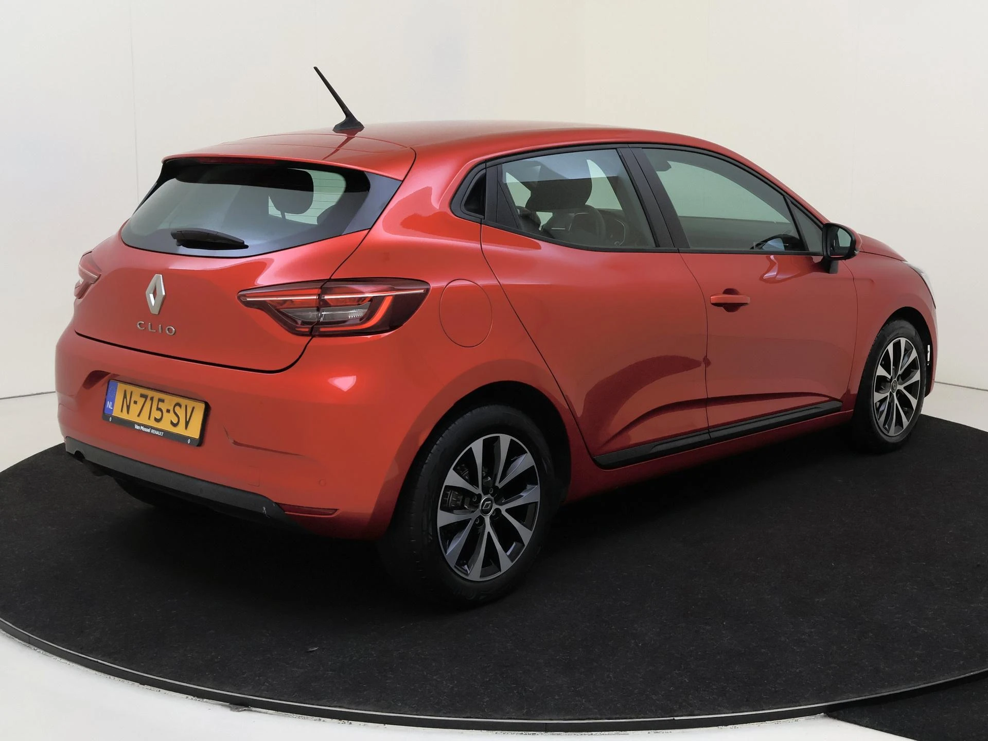 Renault-Clio-image-3