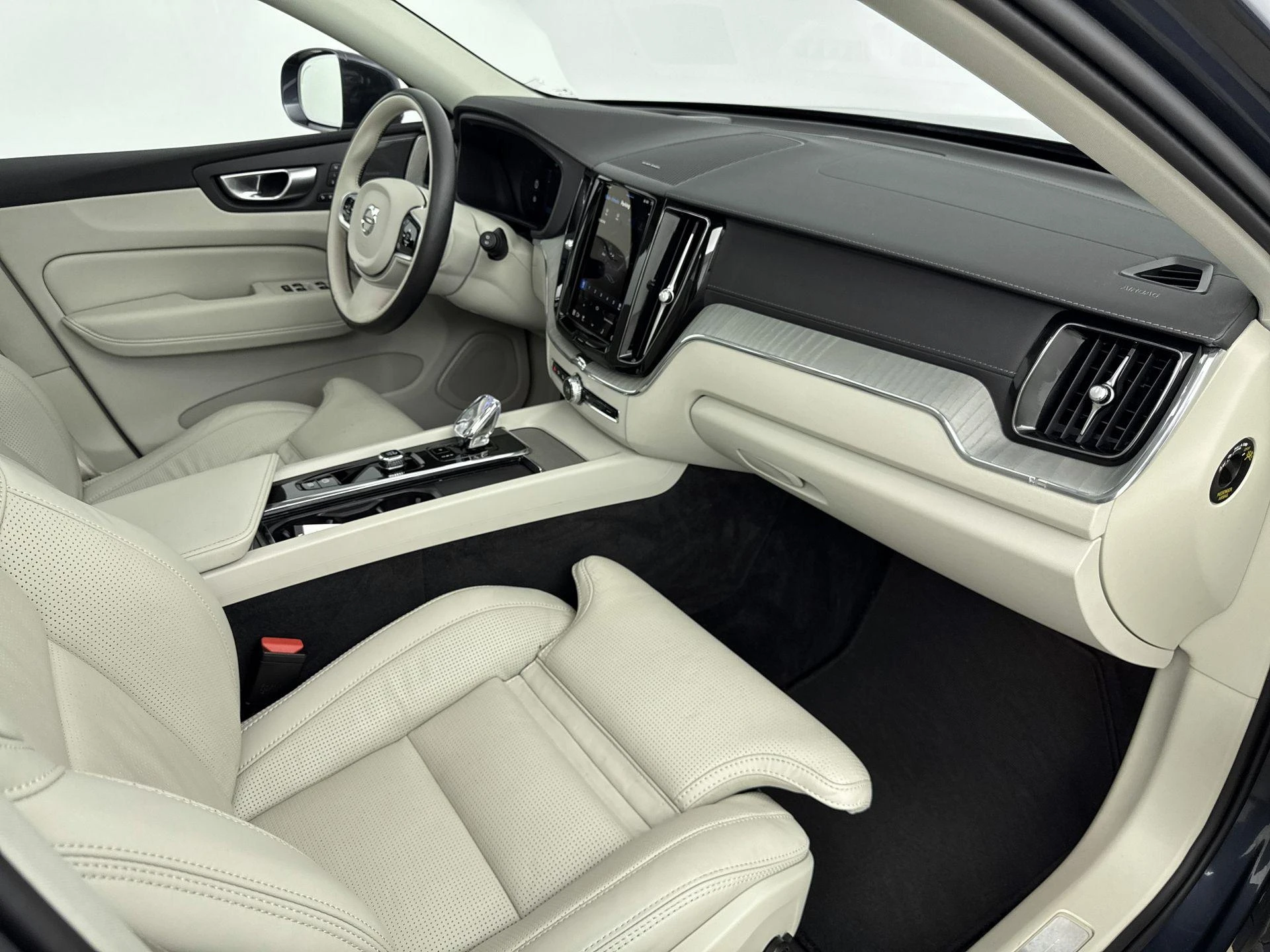 Volvo-XC60-image-16