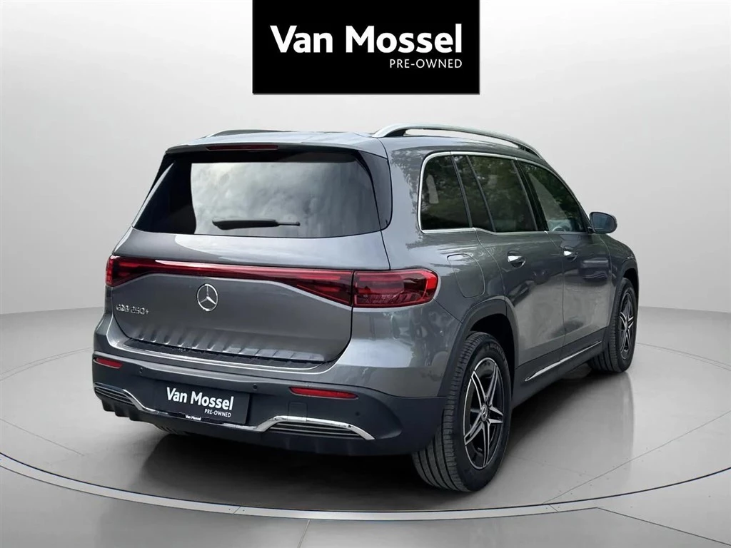 Mercedes-Benz-EQB-image-4