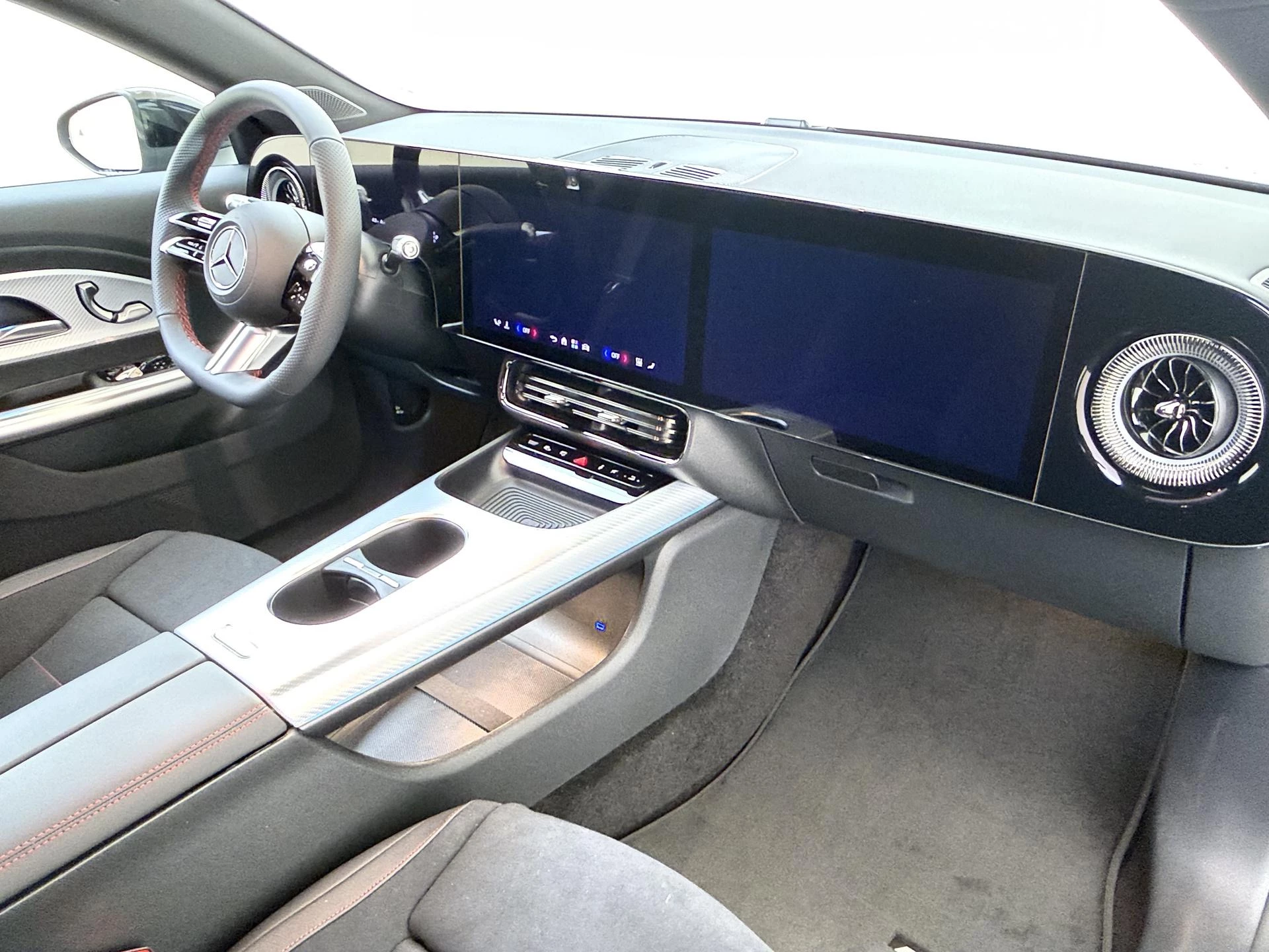 Mercedes-Benz-CLA-image-4