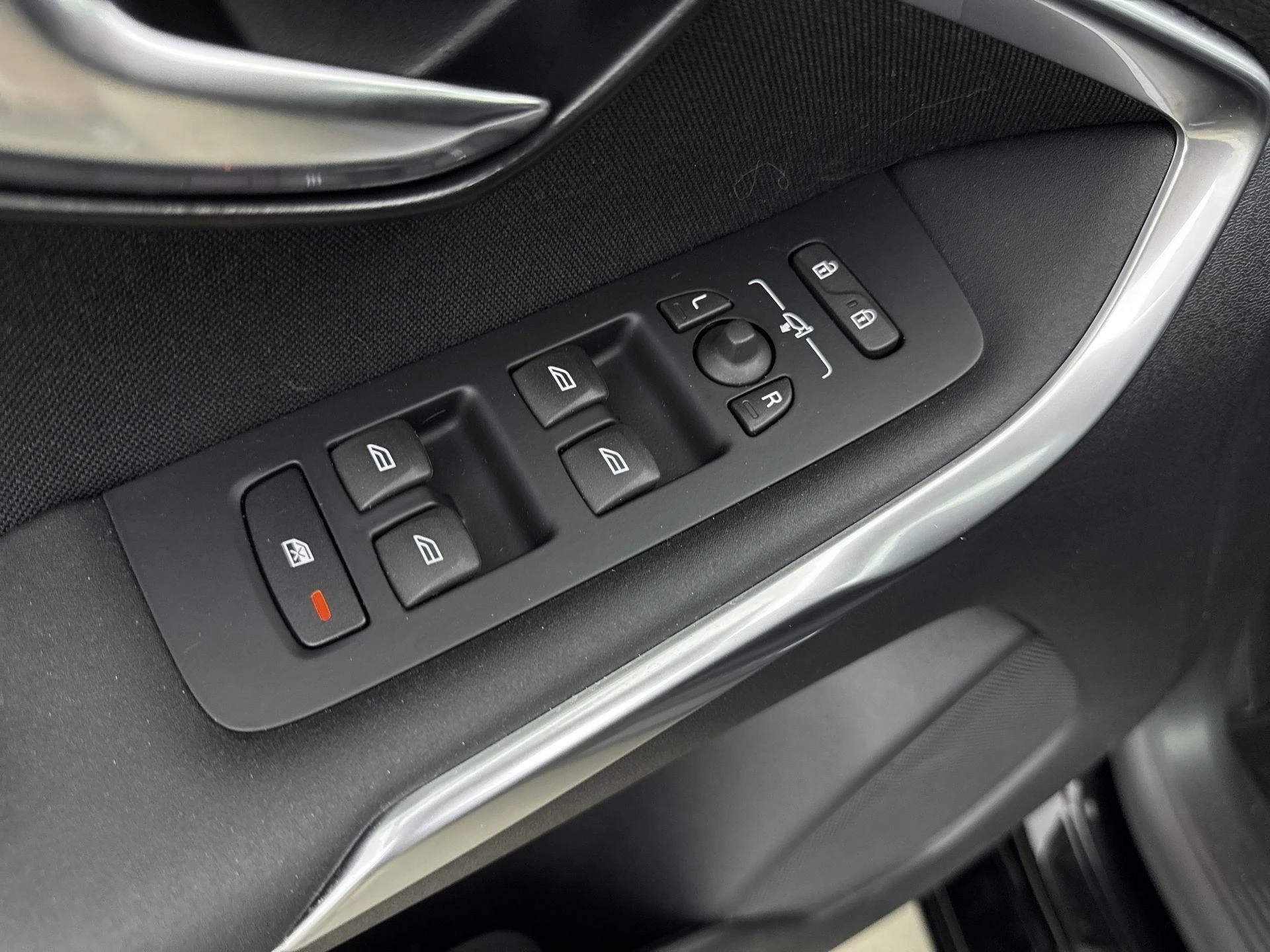 Volvo-V40-image-12