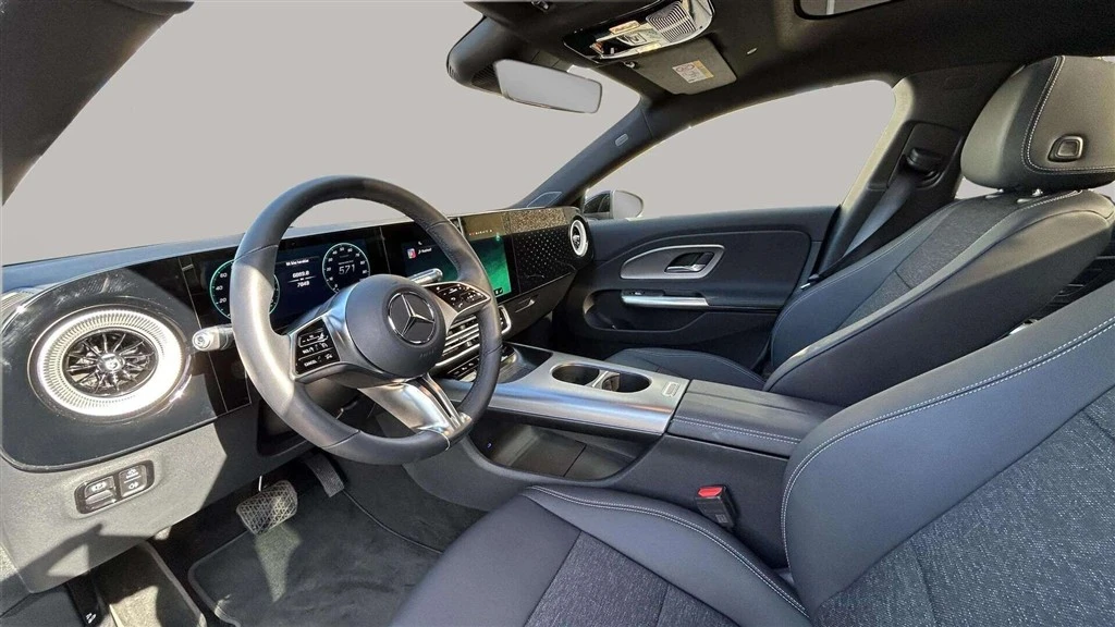 Mercedes-Benz-CLA-image-9