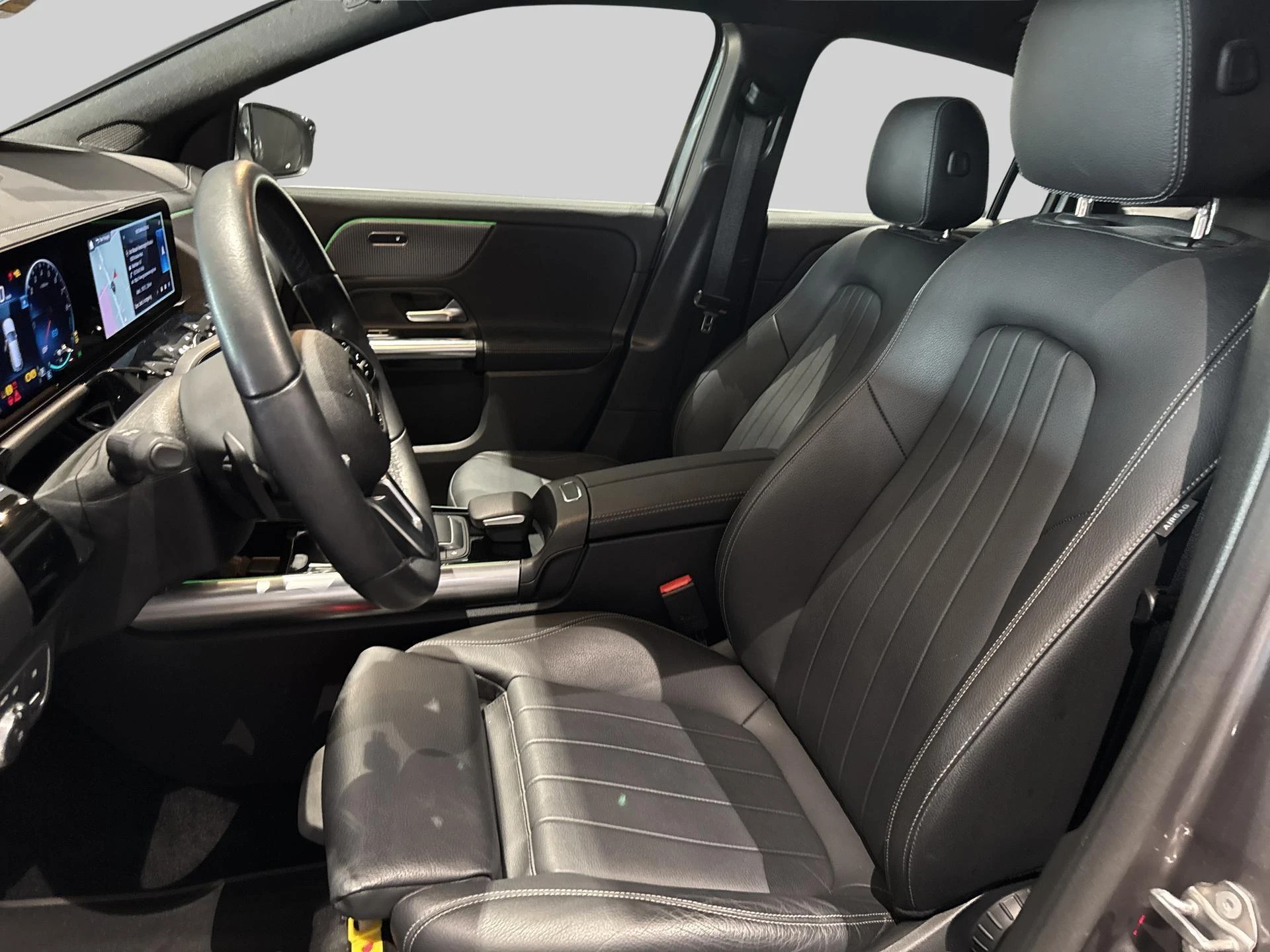 Mercedes-Benz-GLA-image-14