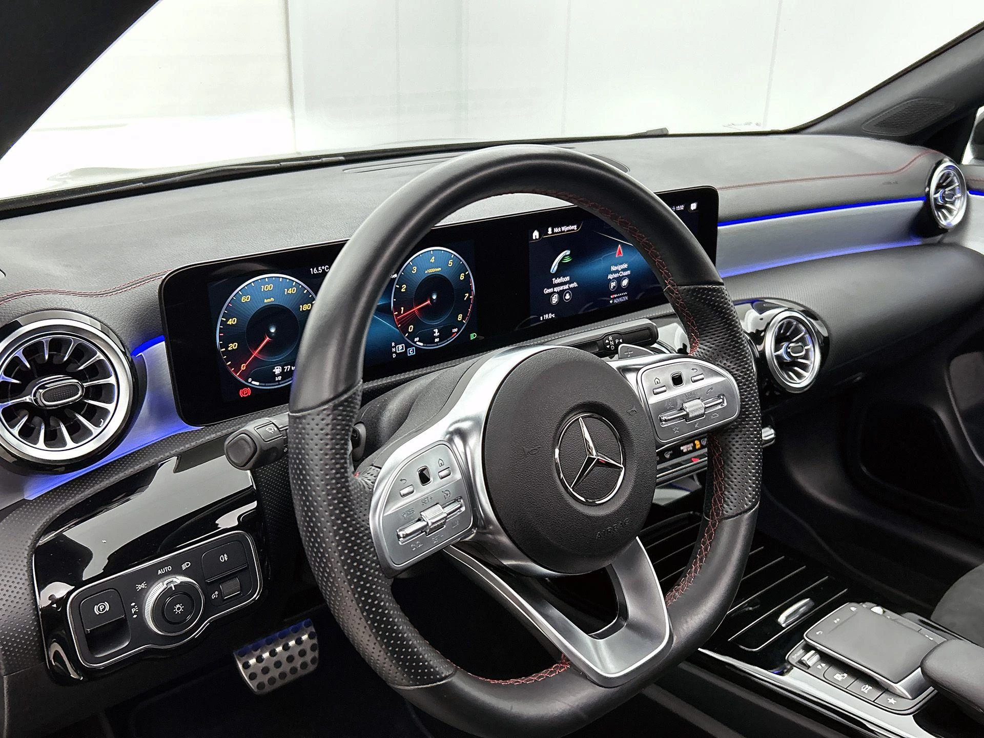 Mercedes-Benz-CLA-image-26