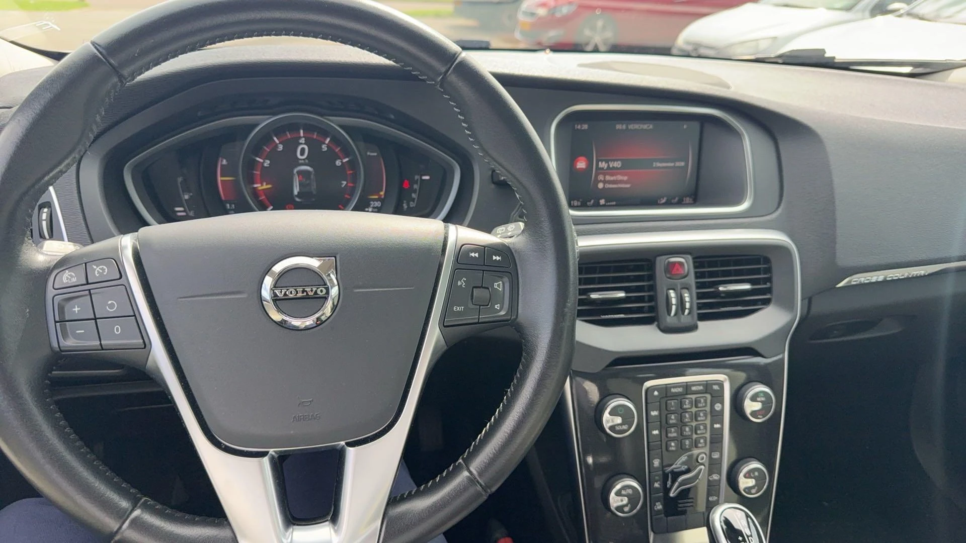 Volvo-V40-image-8