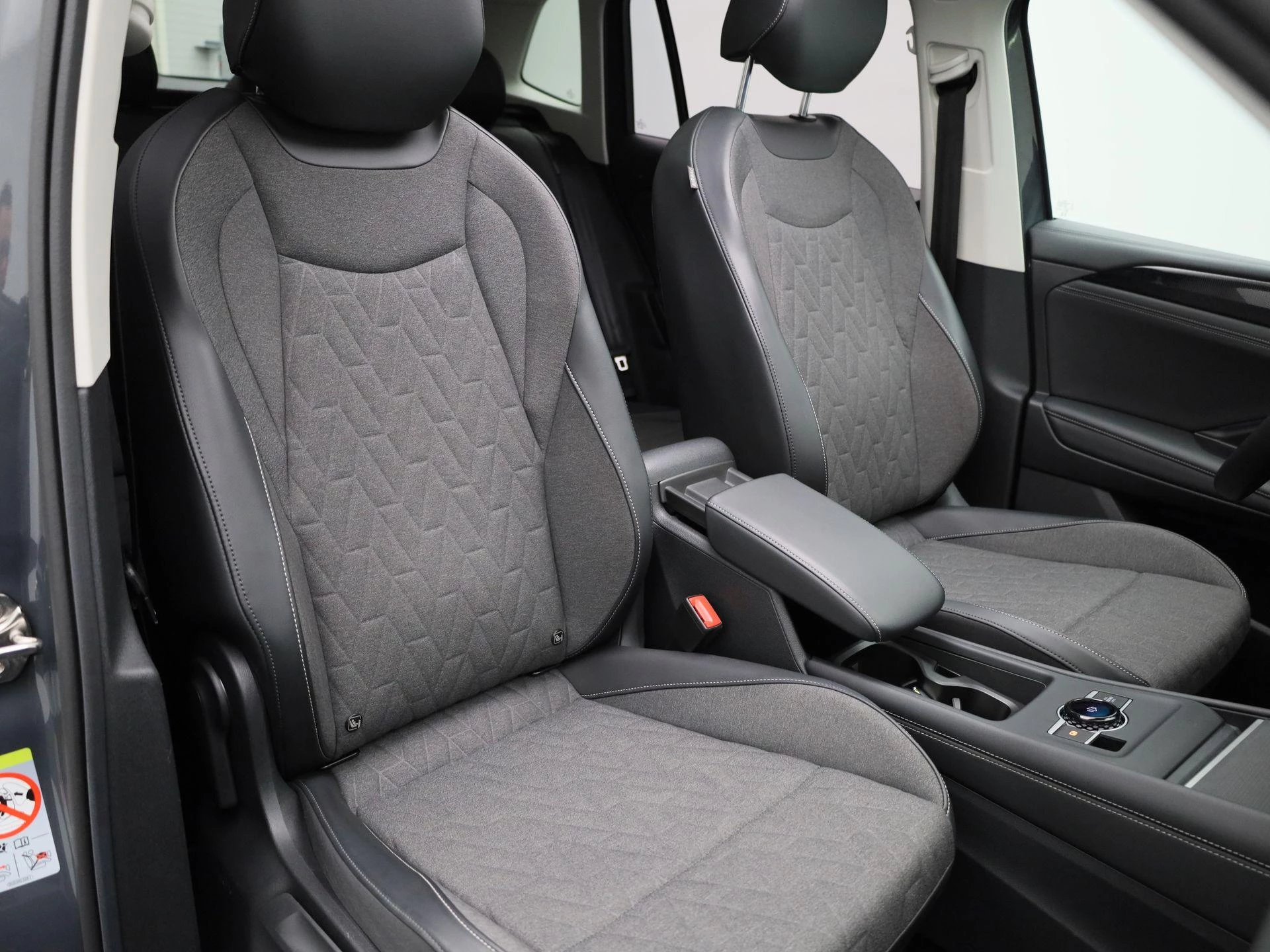 Volkswagen-Tiguan-image-44