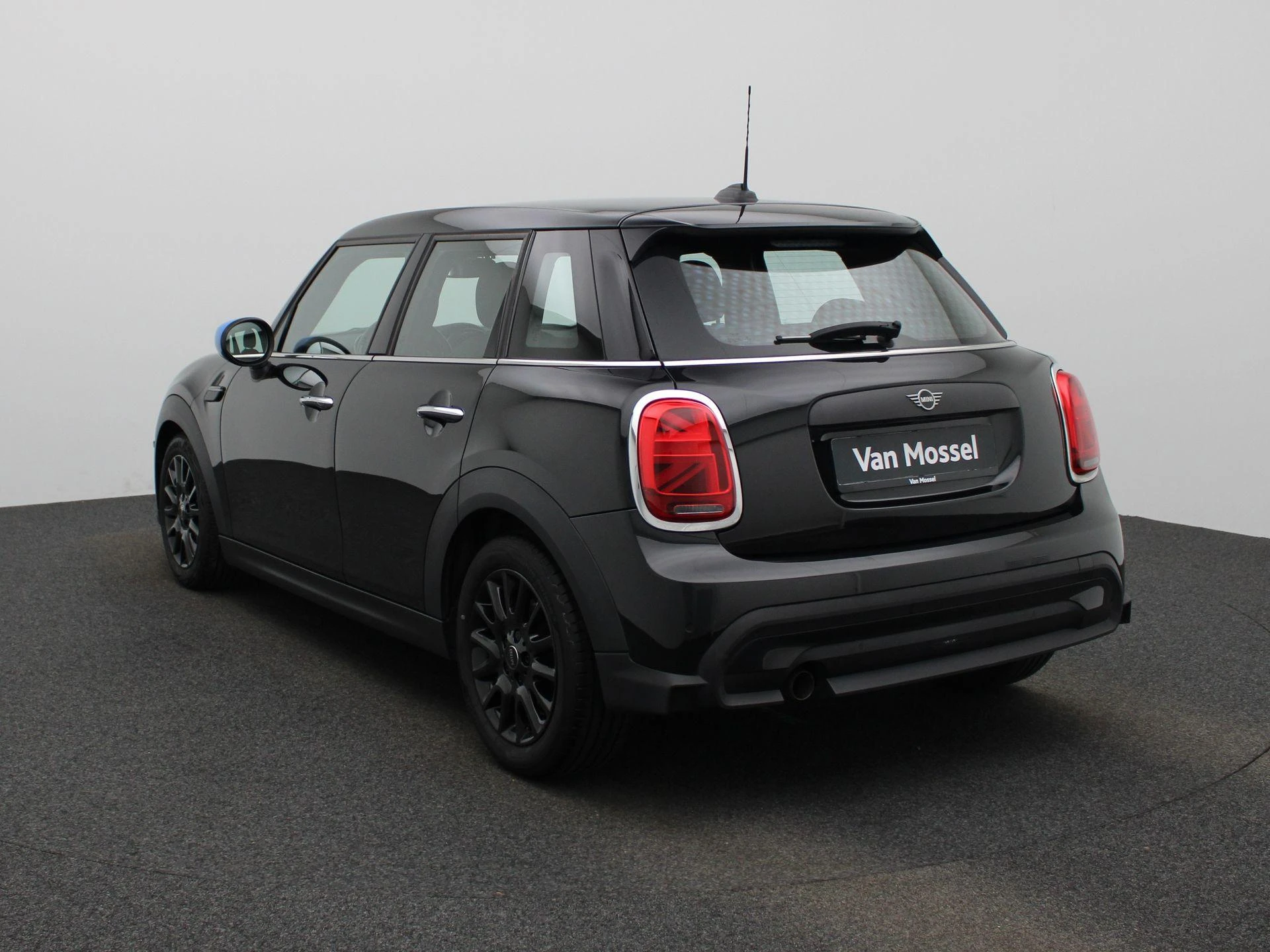 MINI-One-image-1