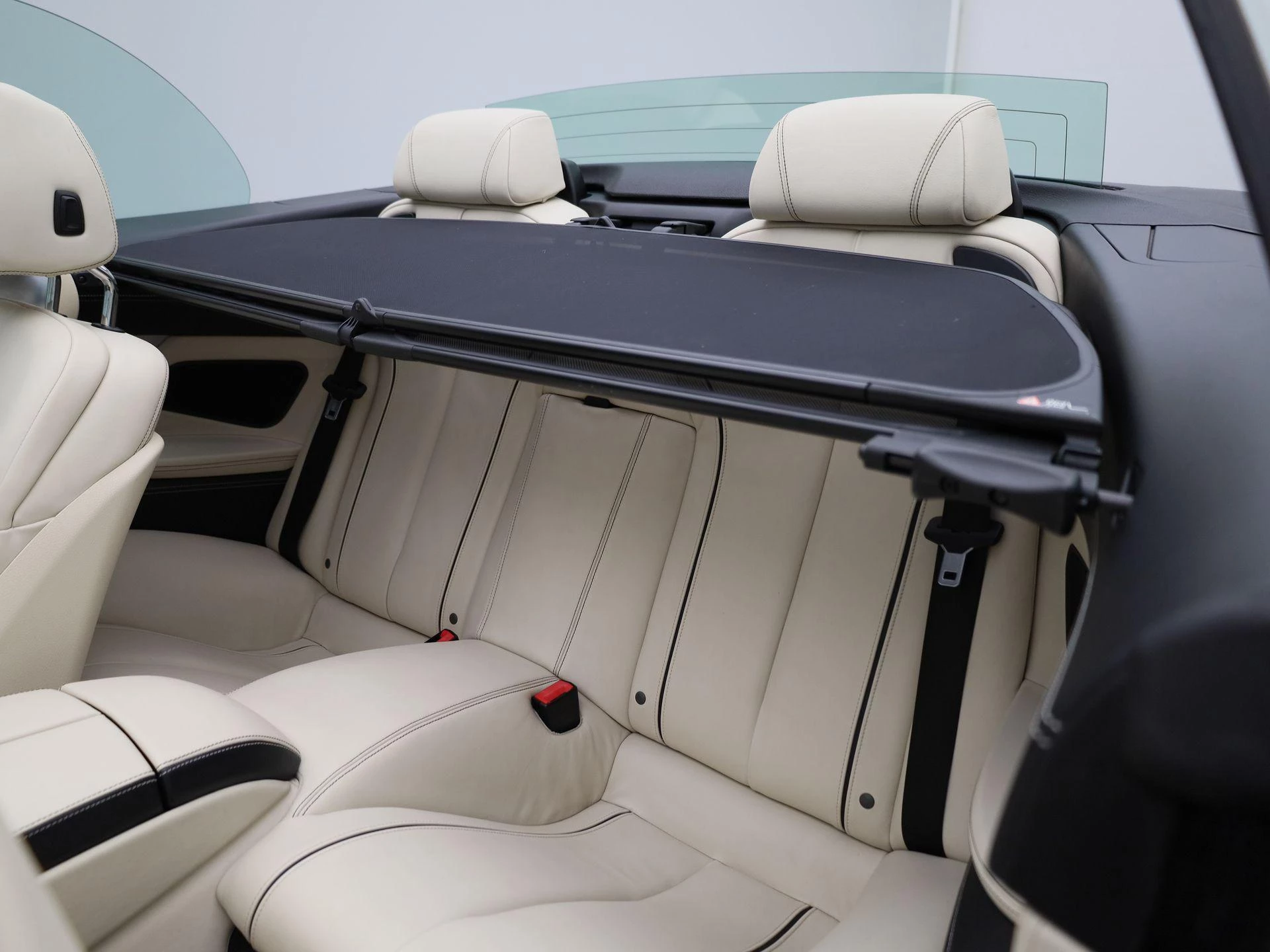 BMW-6 Serie-image-9
