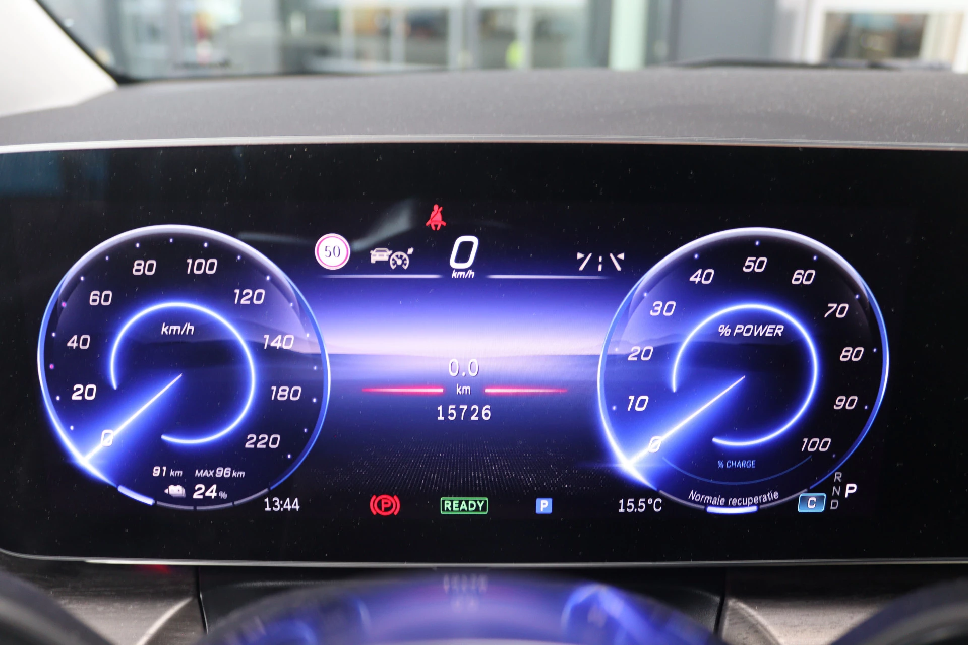 Mercedes-Benz-EQV-image-18