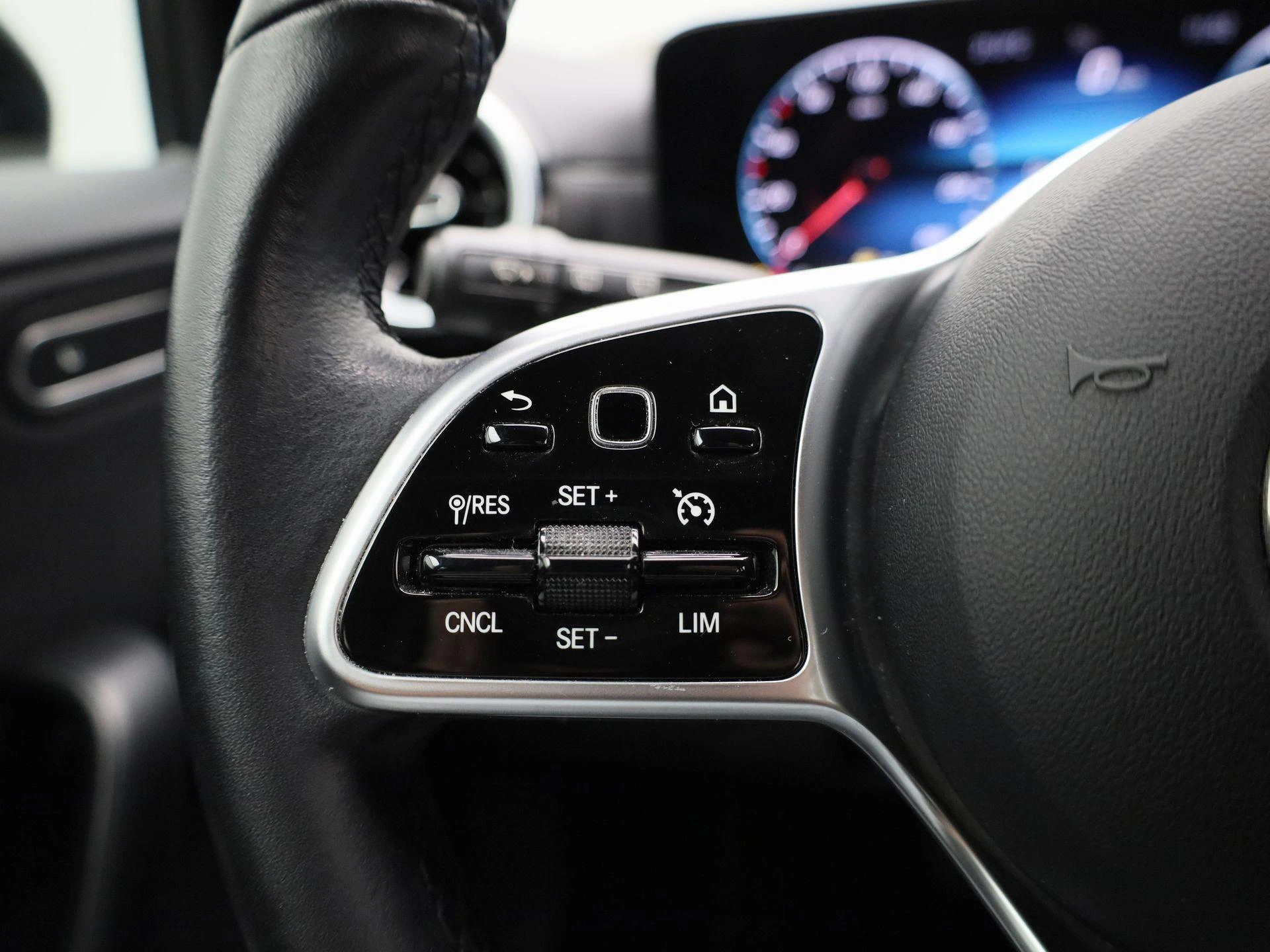Mercedes-Benz-A-Klasse-image-17