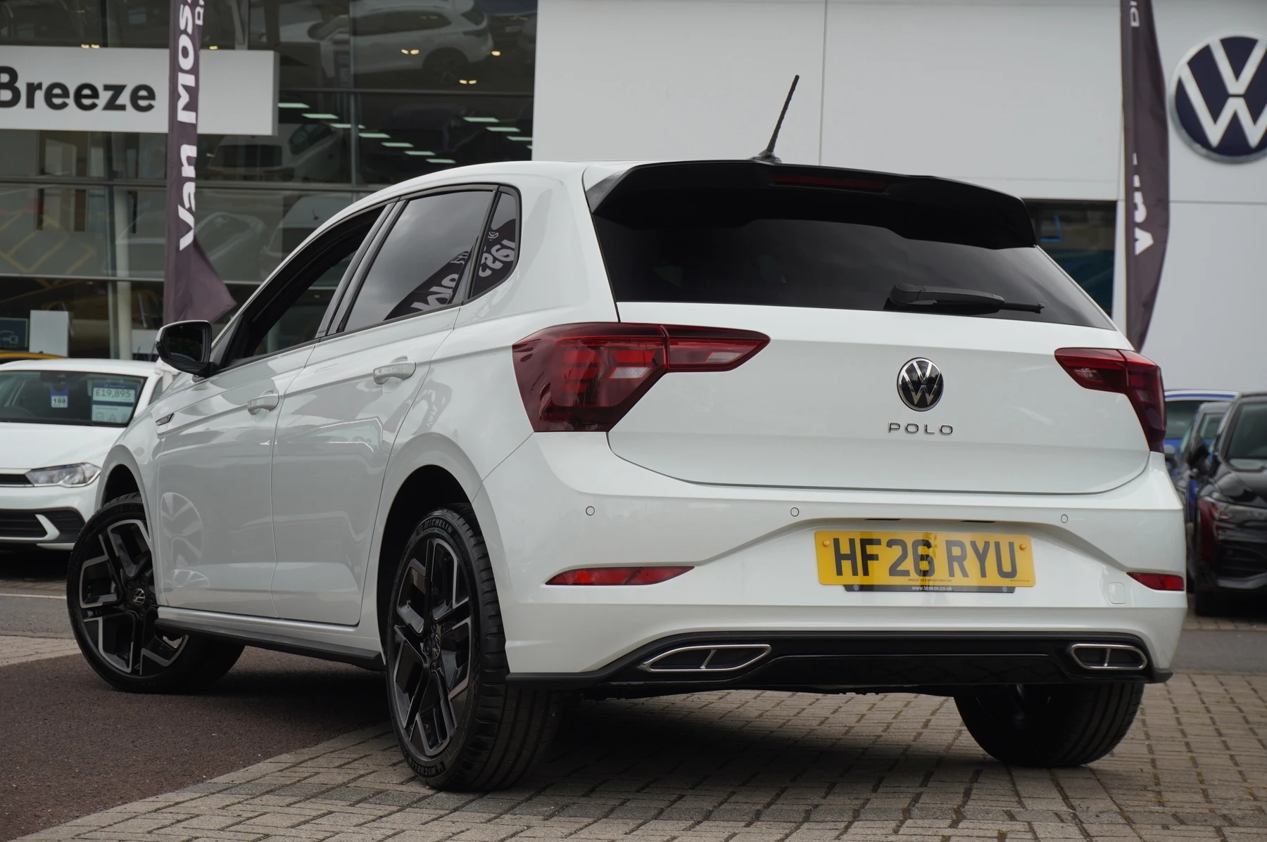 Volkswagen-Polo-image-2