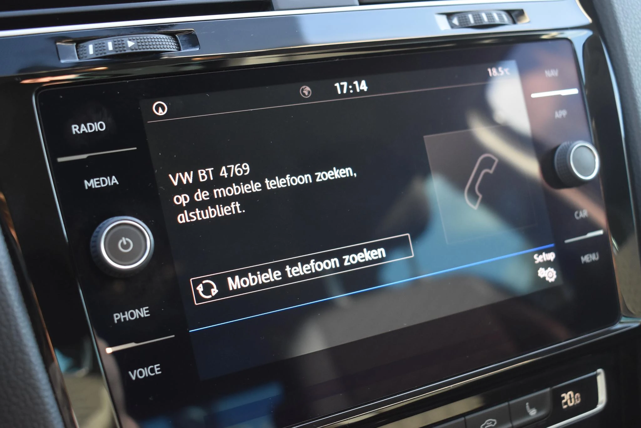 Volkswagen-Golf-image-25