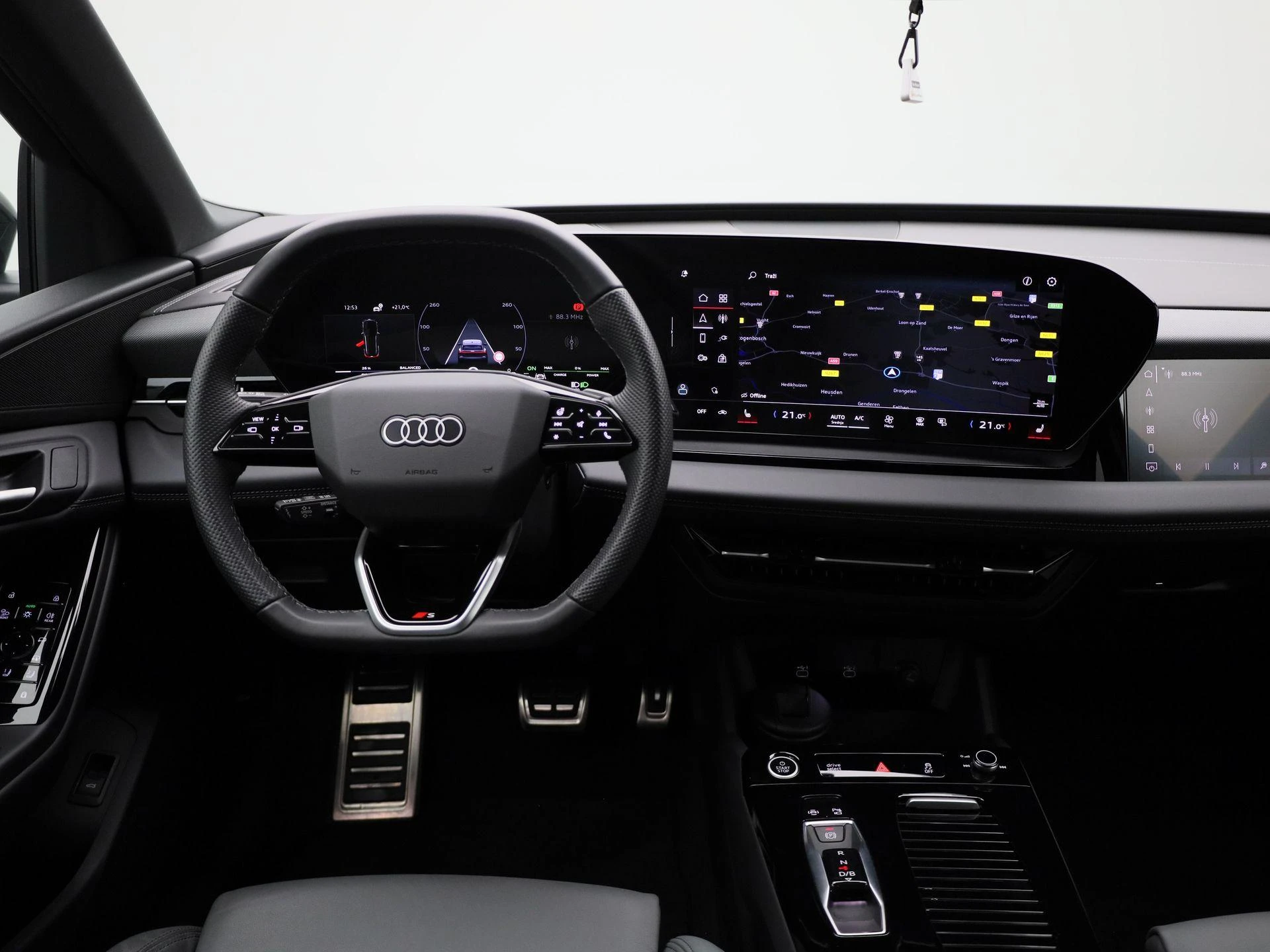 Audi-Q6 e-tron-image-7