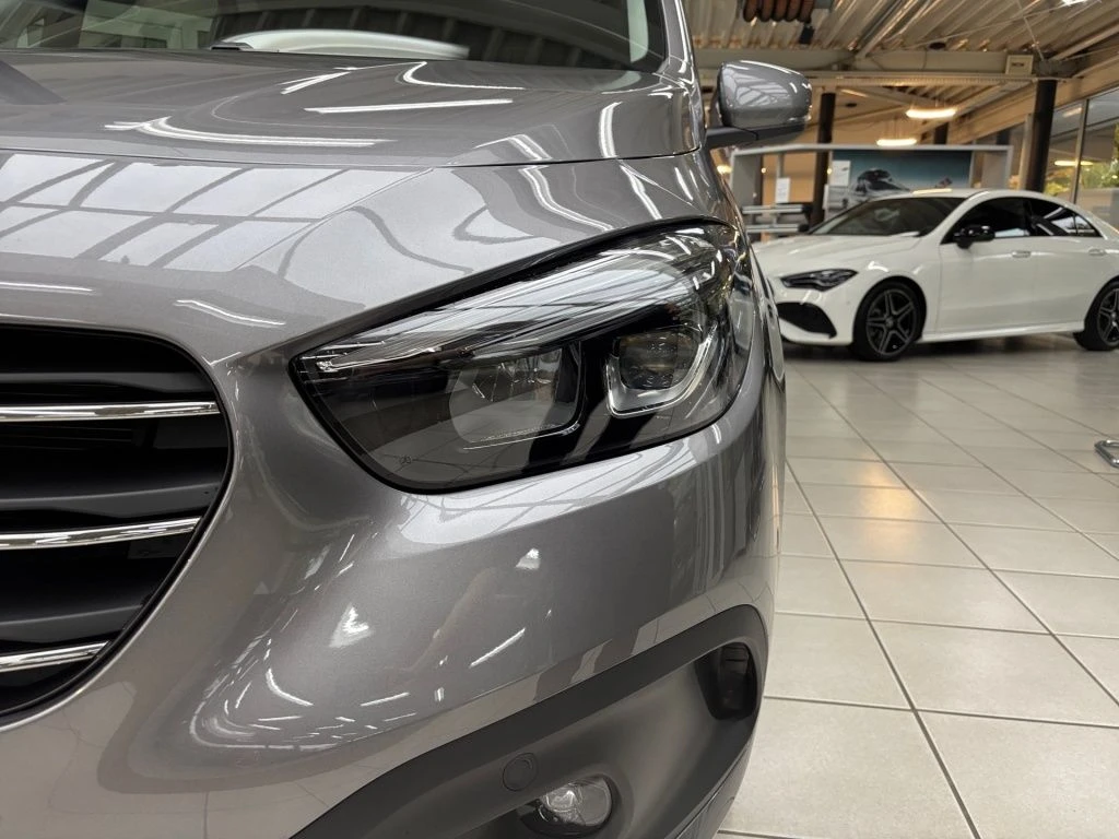 Mercedes-Benz-T-Klasse 180-image-4