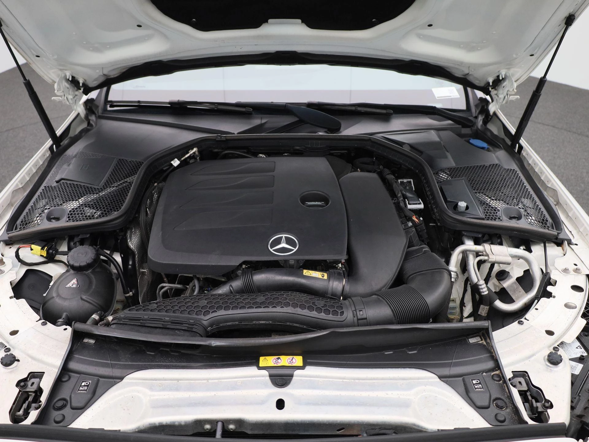 Mercedes-Benz-C-Klasse-image-42