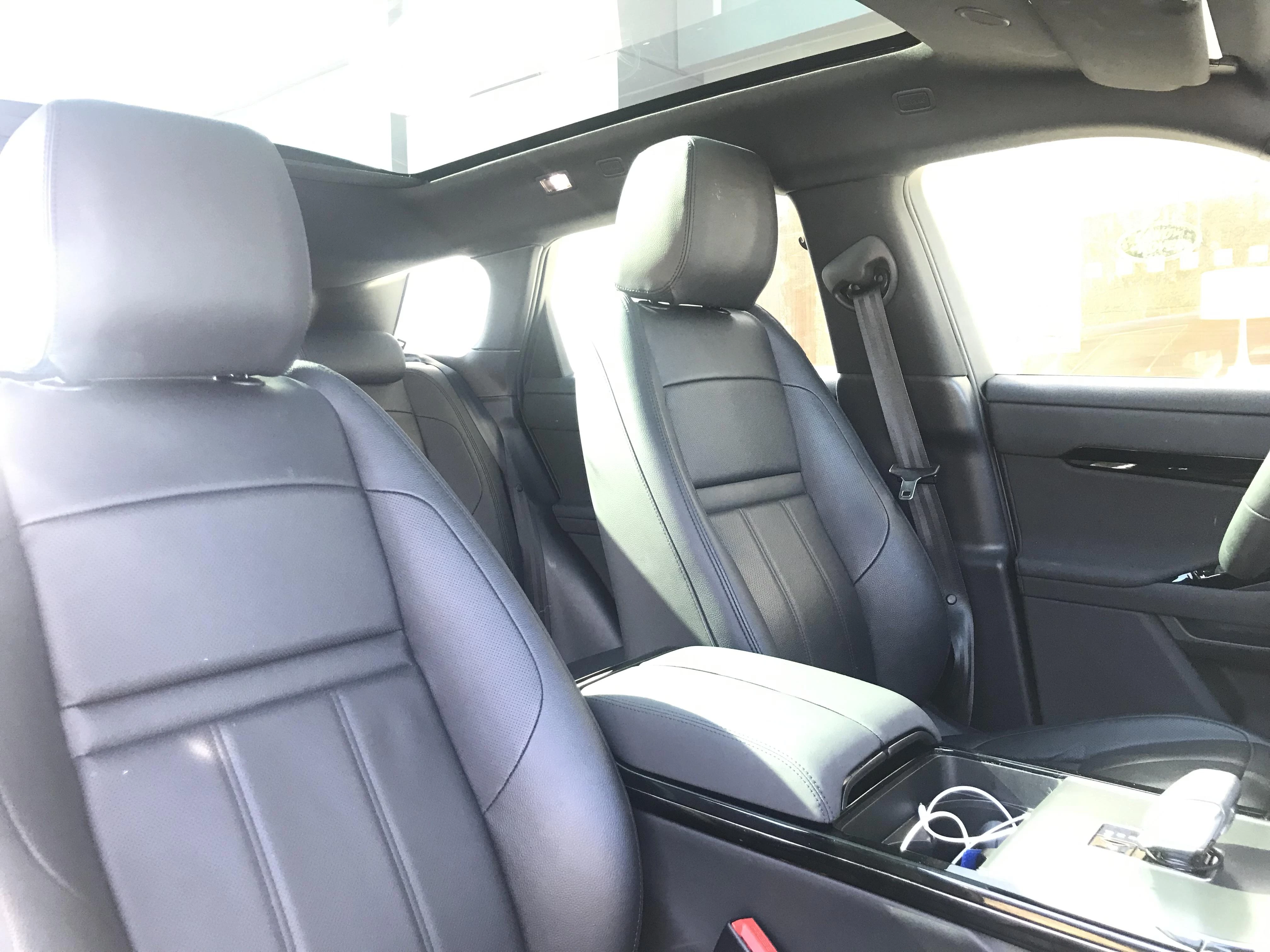 Land Rover-Range Rover Evoque-image-9