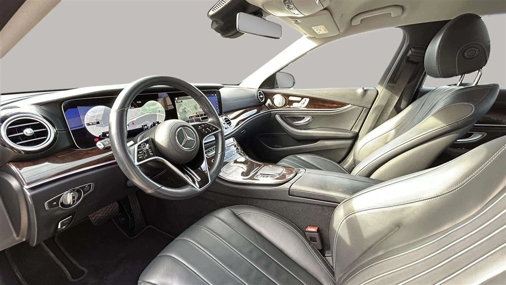 Mercedes-Benz-E-Klasse-image-9