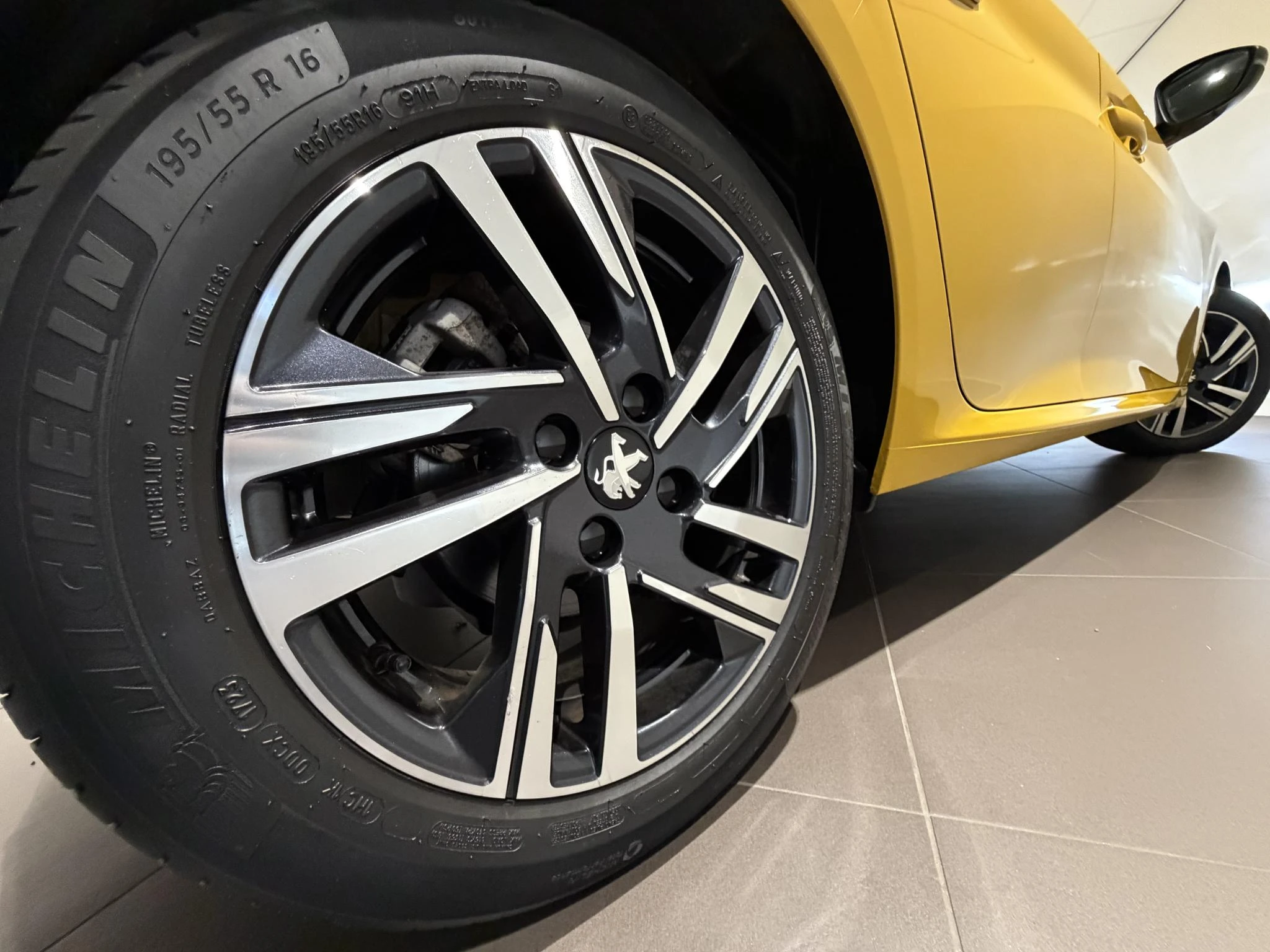Peugeot-208-image-23