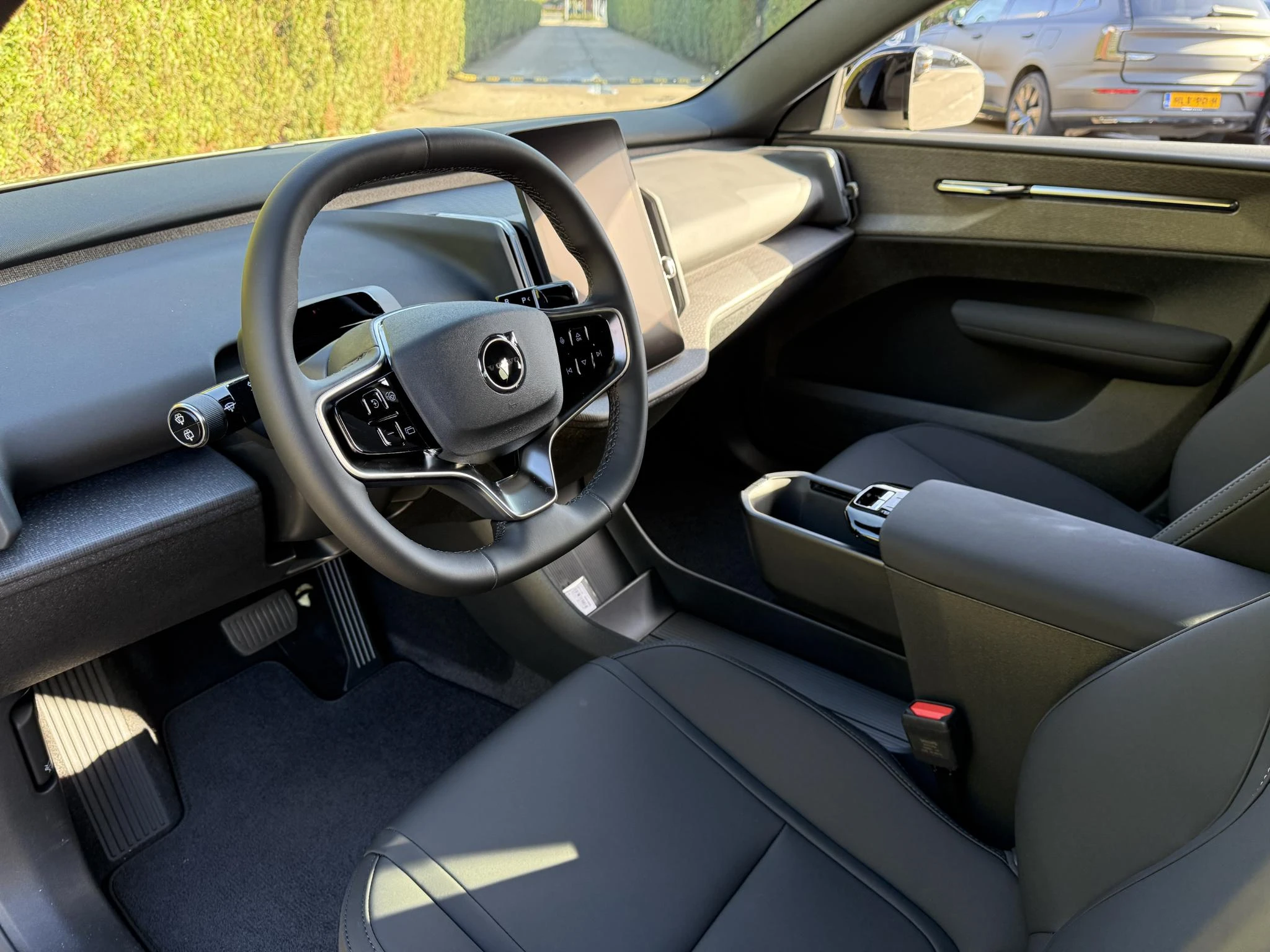 Volvo-EX30-image-17