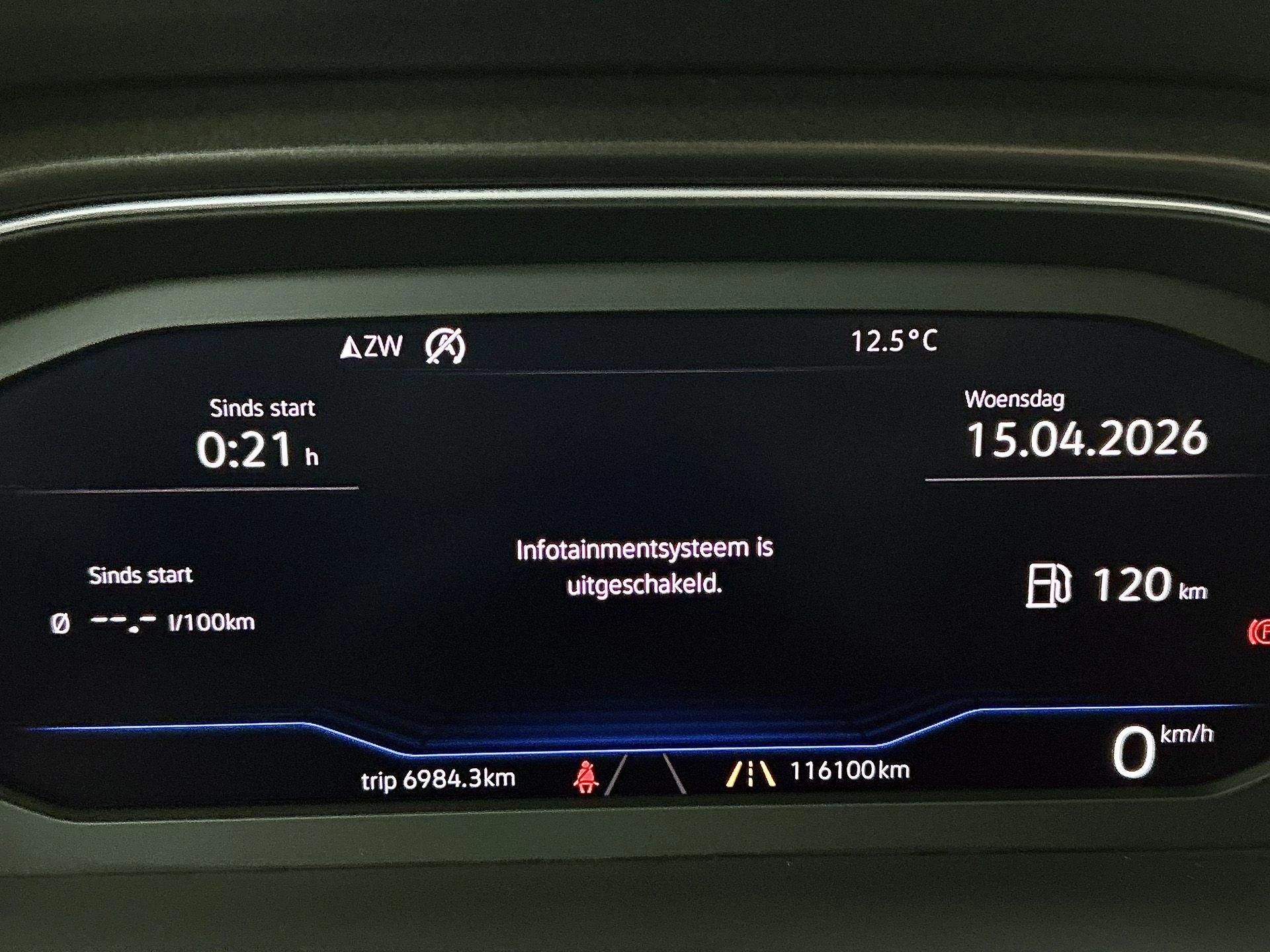 Volkswagen-T-Roc-image-18