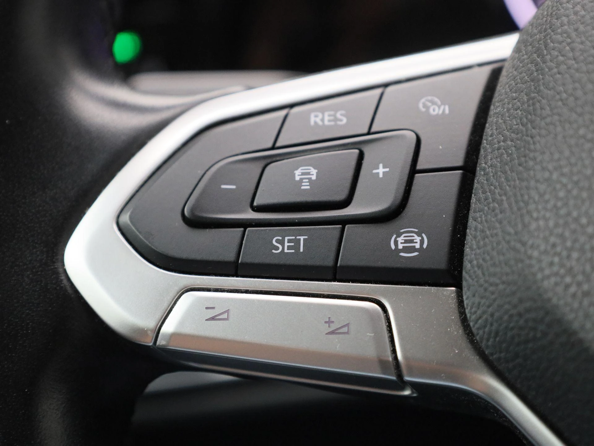 Volkswagen-Golf-image-17