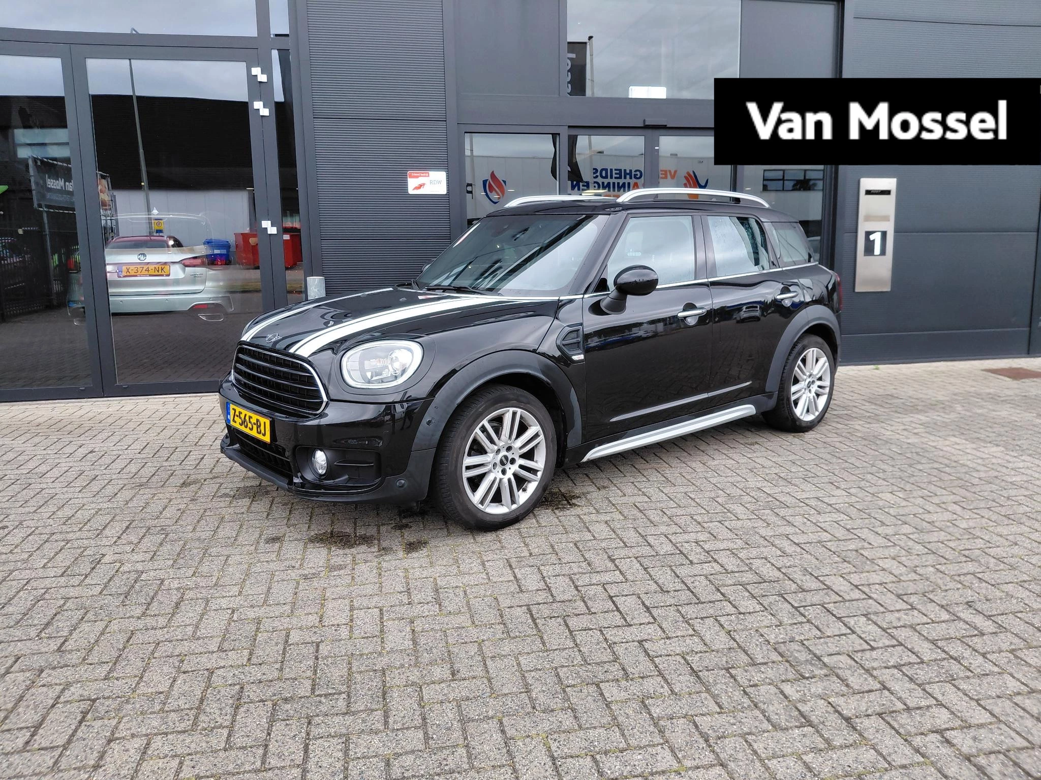 MINI-Countryman-image-0