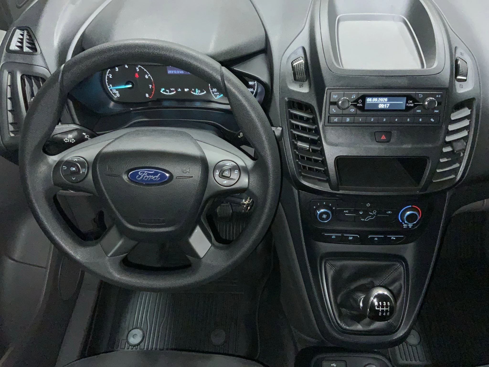Ford-Transit Connect-image-10