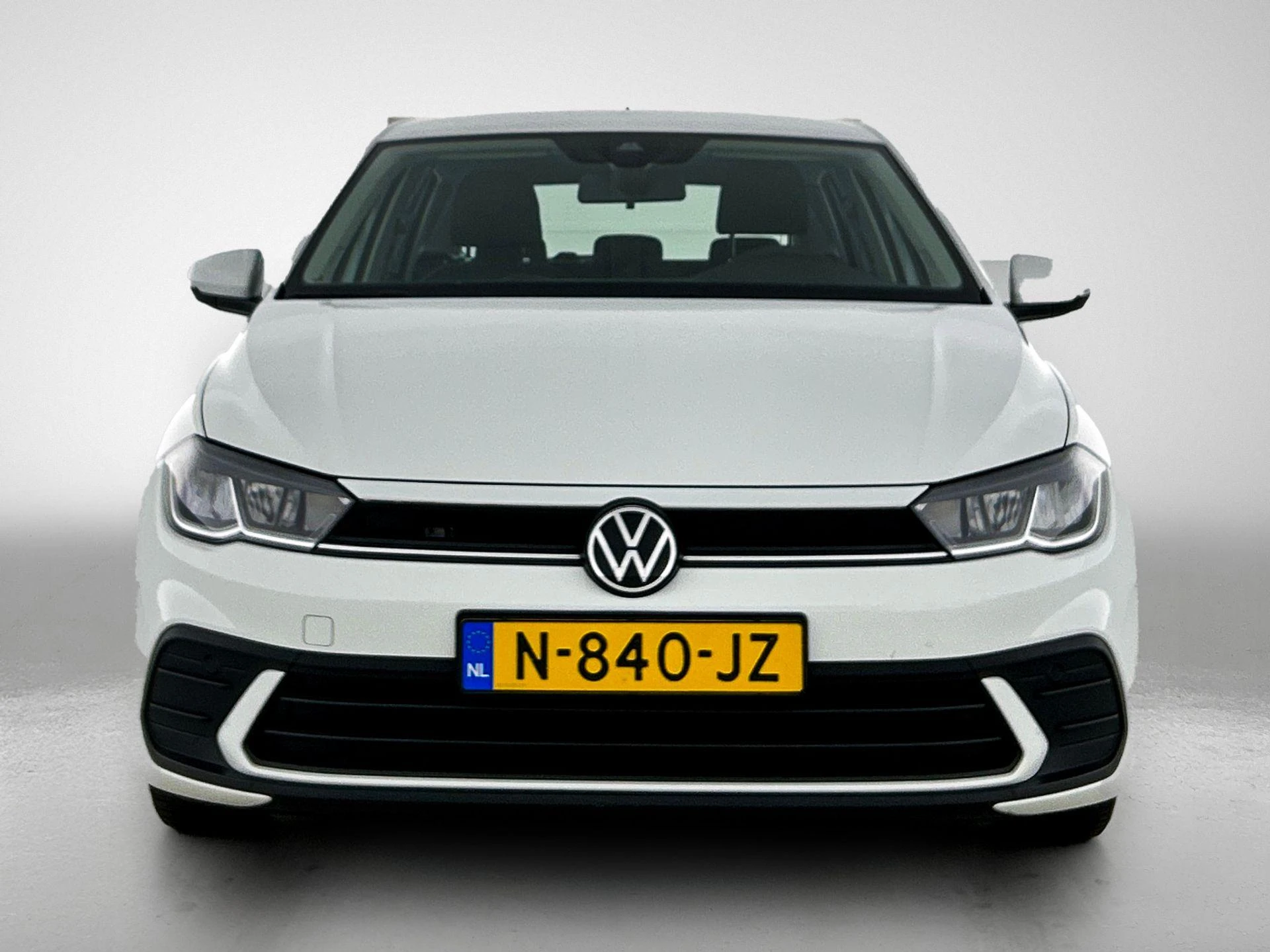 Volkswagen-Polo-image-4