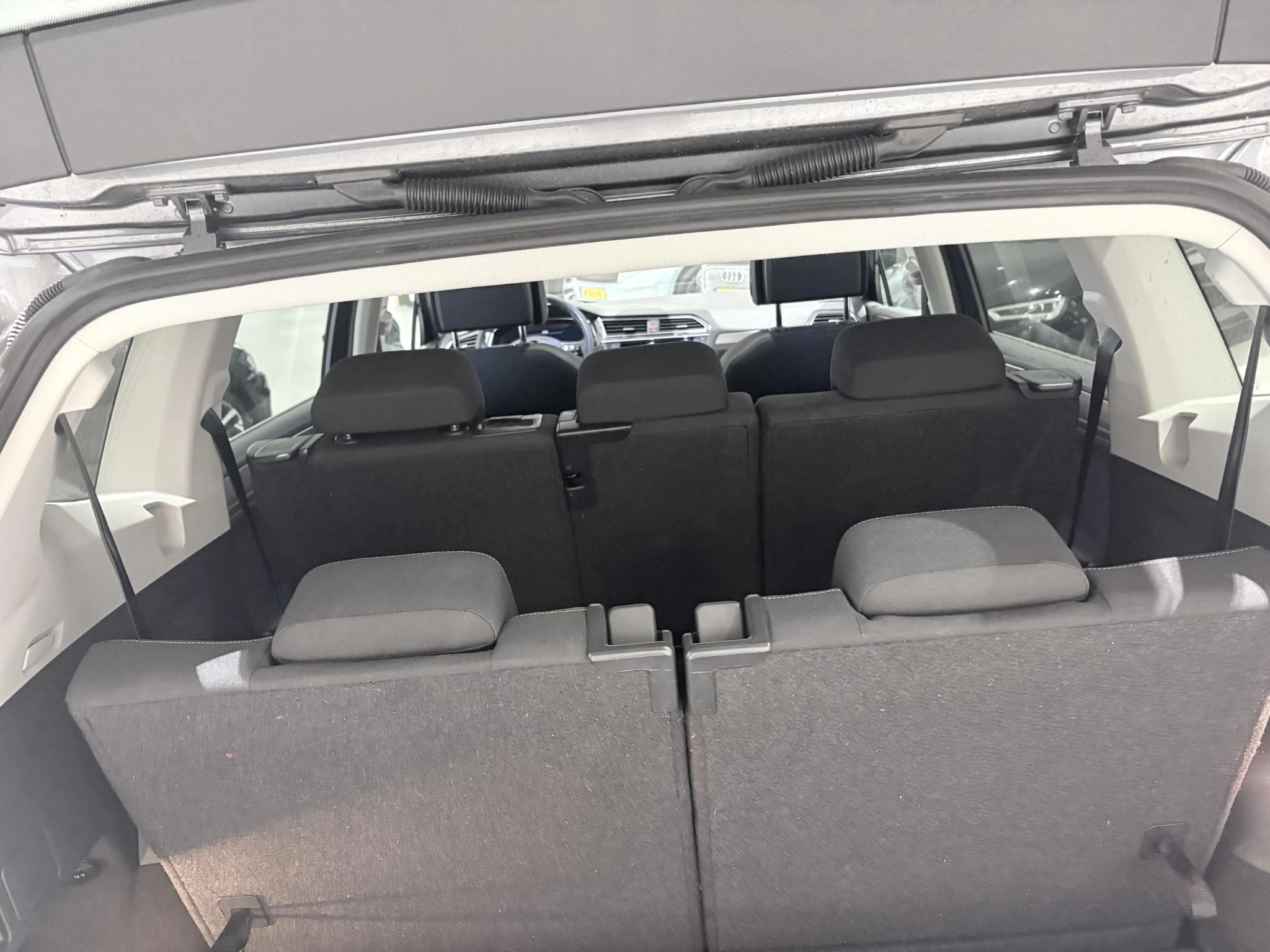 Volkswagen-Tiguan Allspace-image-6