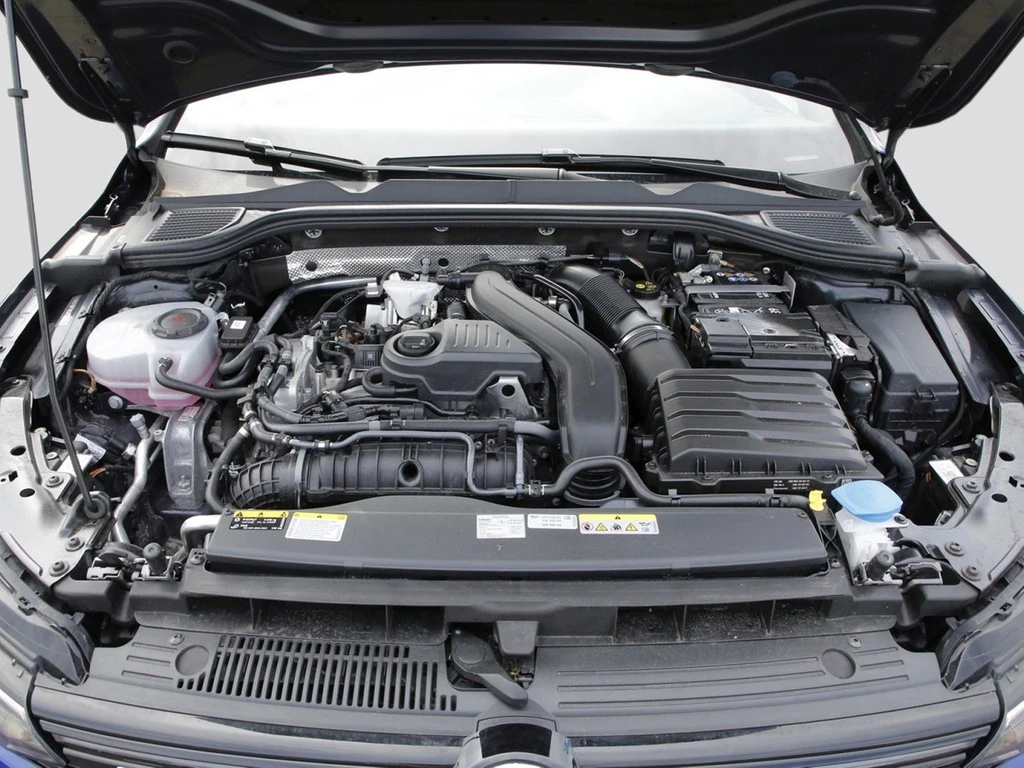 Volkswagen-Golf-image-5