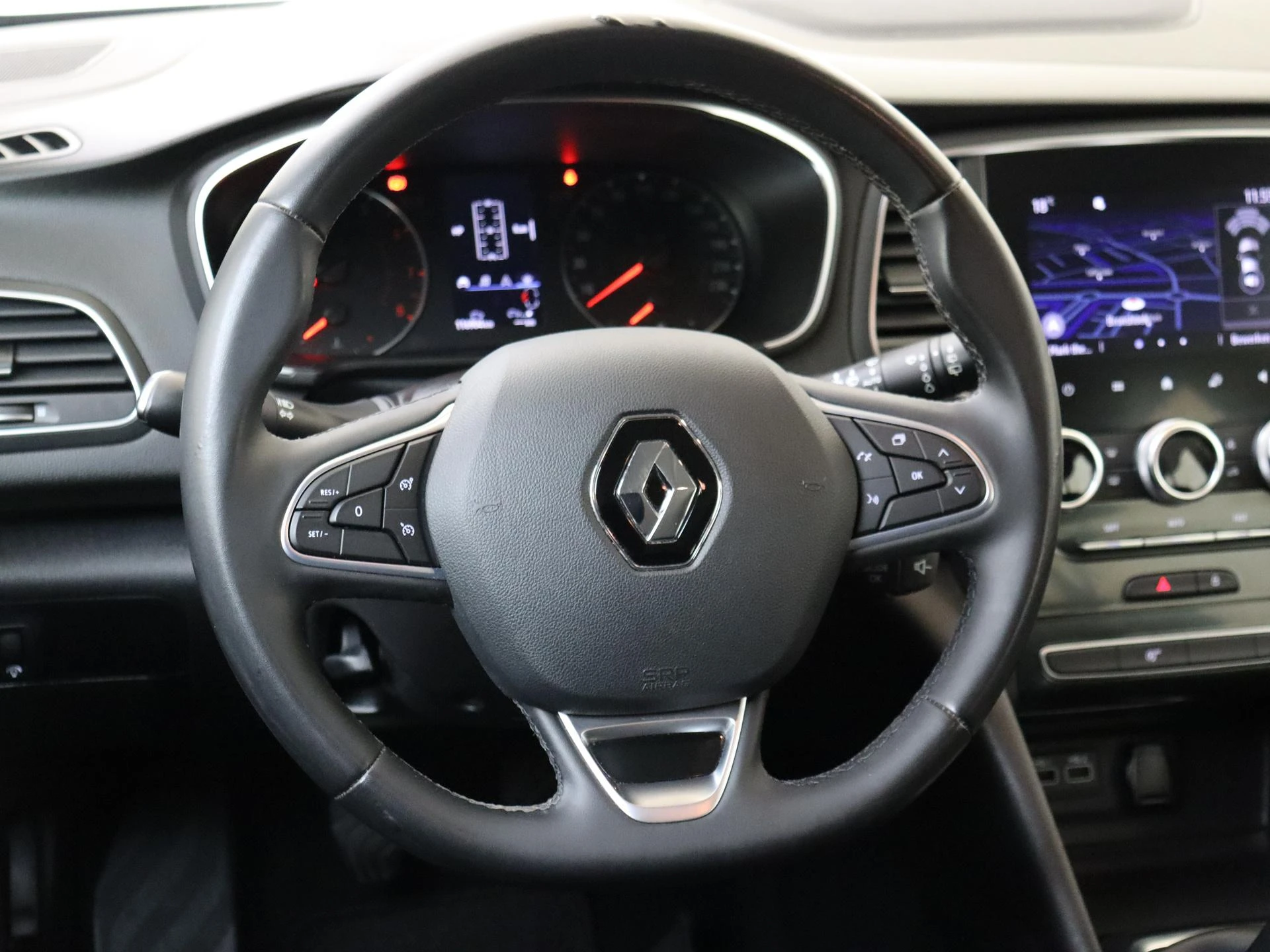 Renault-Mégane Estate-image-9