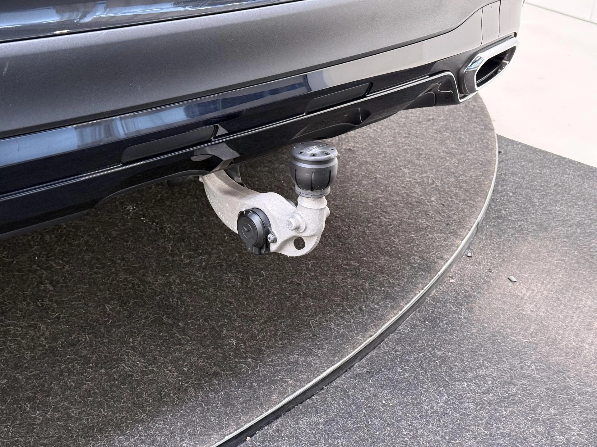 Mercedes-Benz-GLC-image-34