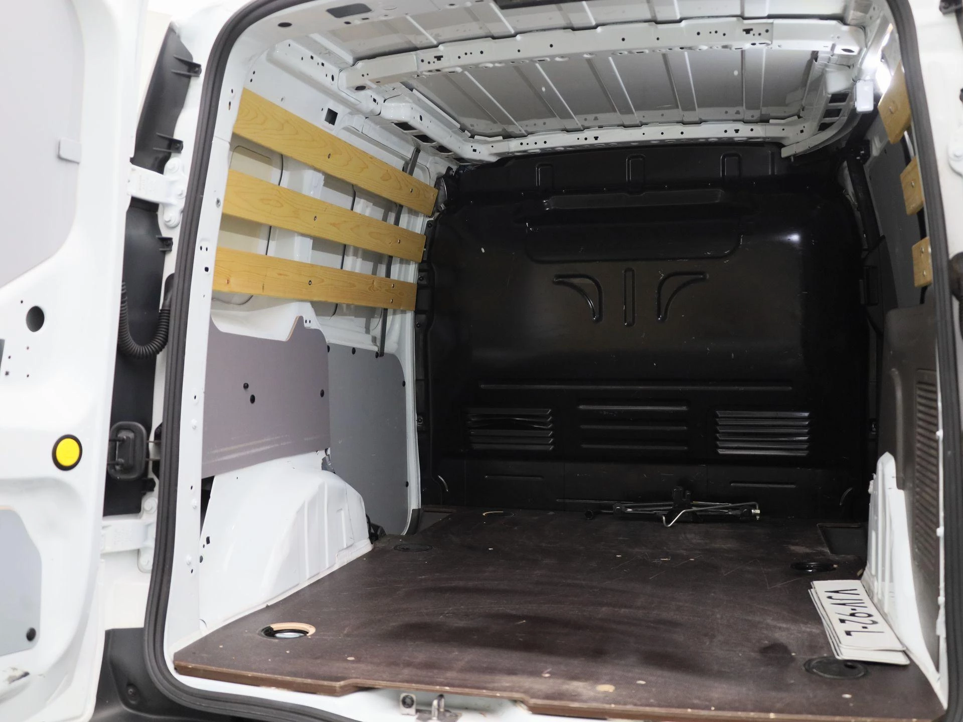 Ford-Transit Connect-image-16