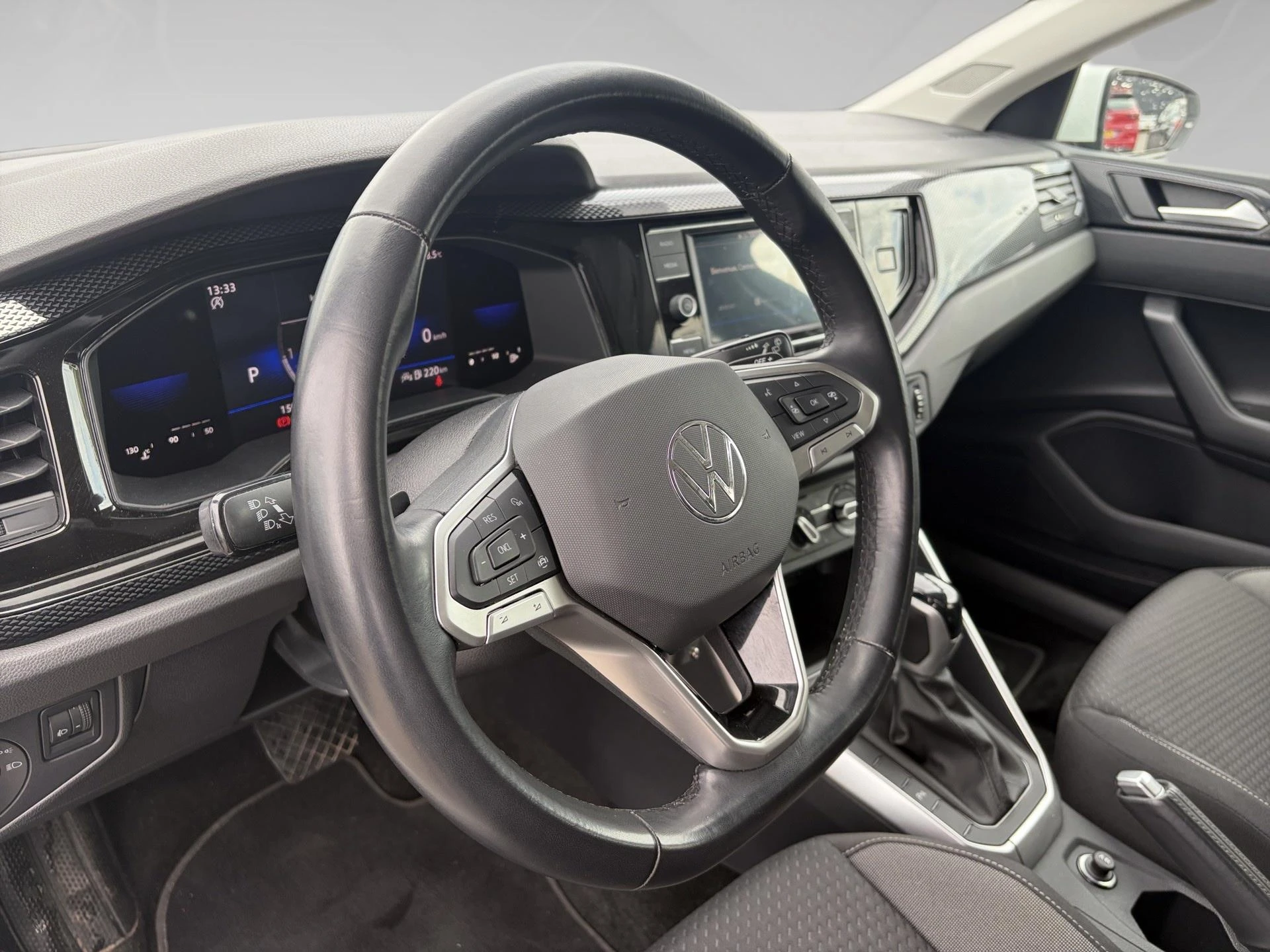 Volkswagen-Polo-image-5