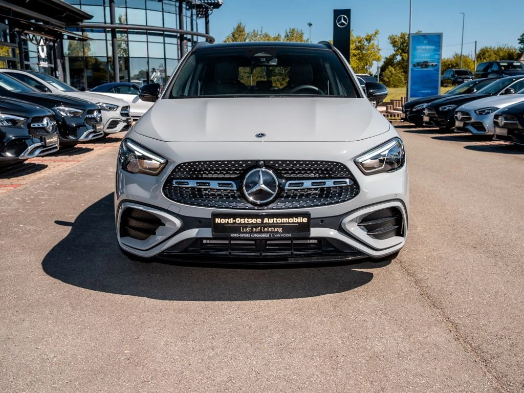 Mercedes-Benz-GLA 200 d-image-3