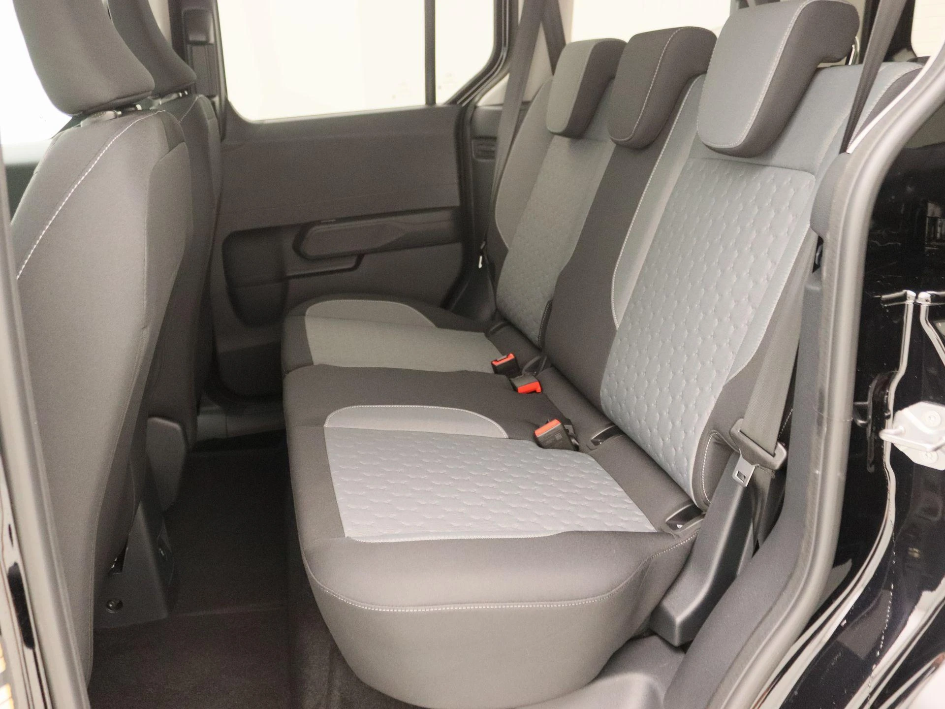 Ford-E-Transit Courier-image-11