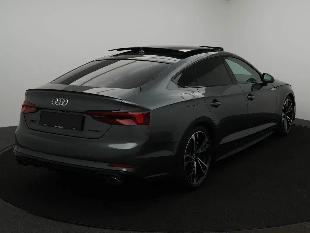 Audi-S5-image-1