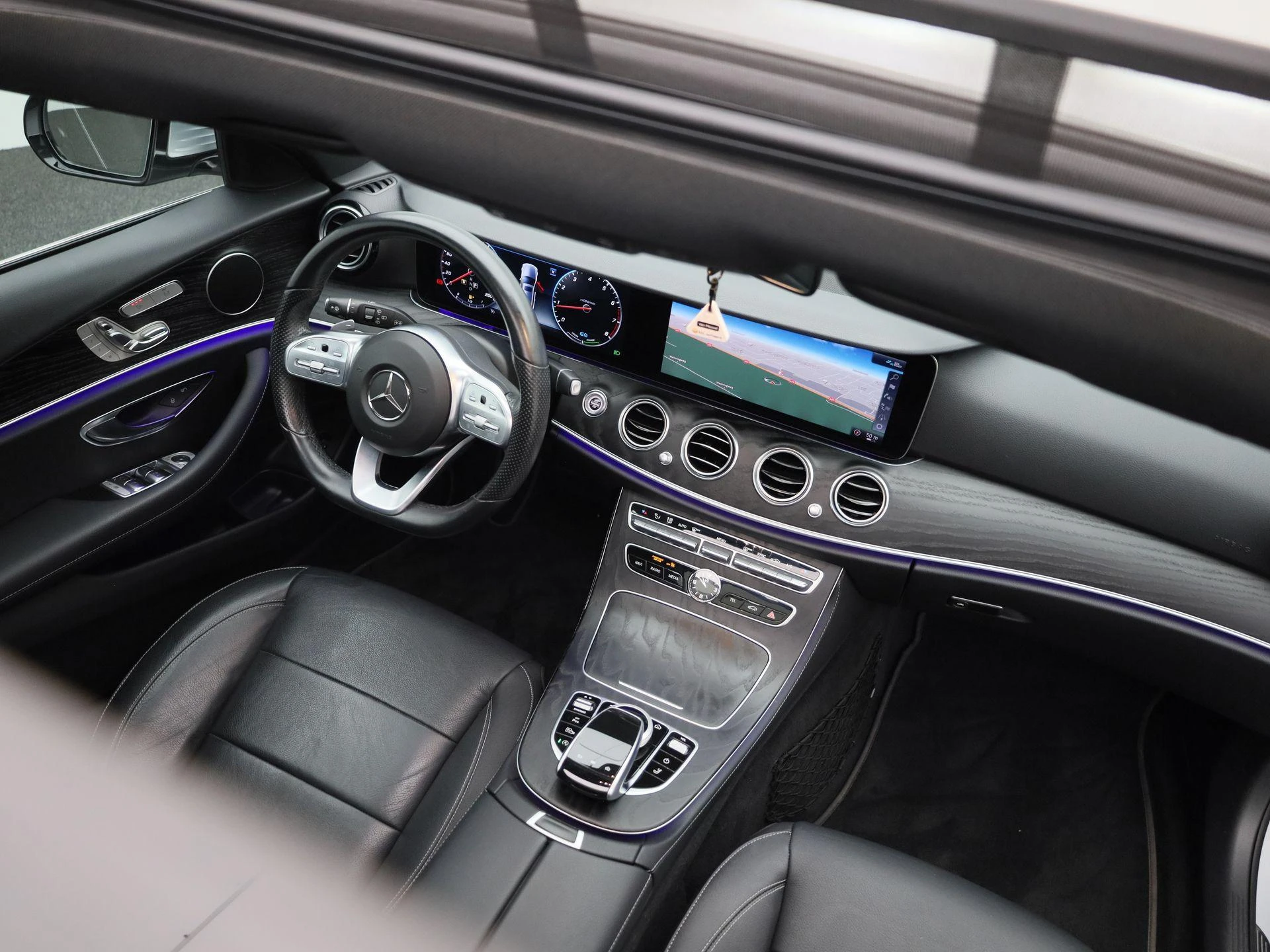 Mercedes-Benz-E-Klasse-image-38
