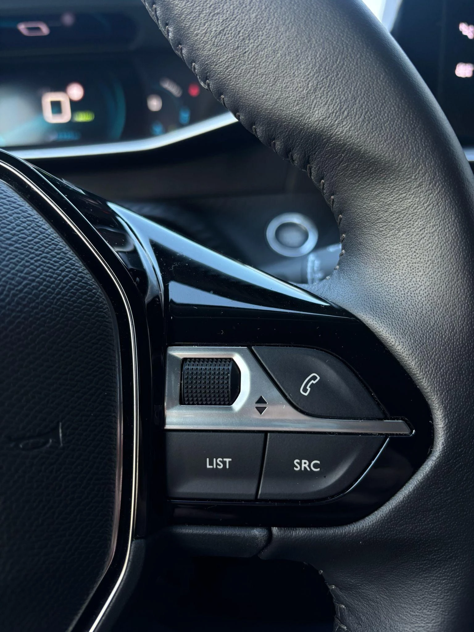 Peugeot-e-208-image-16