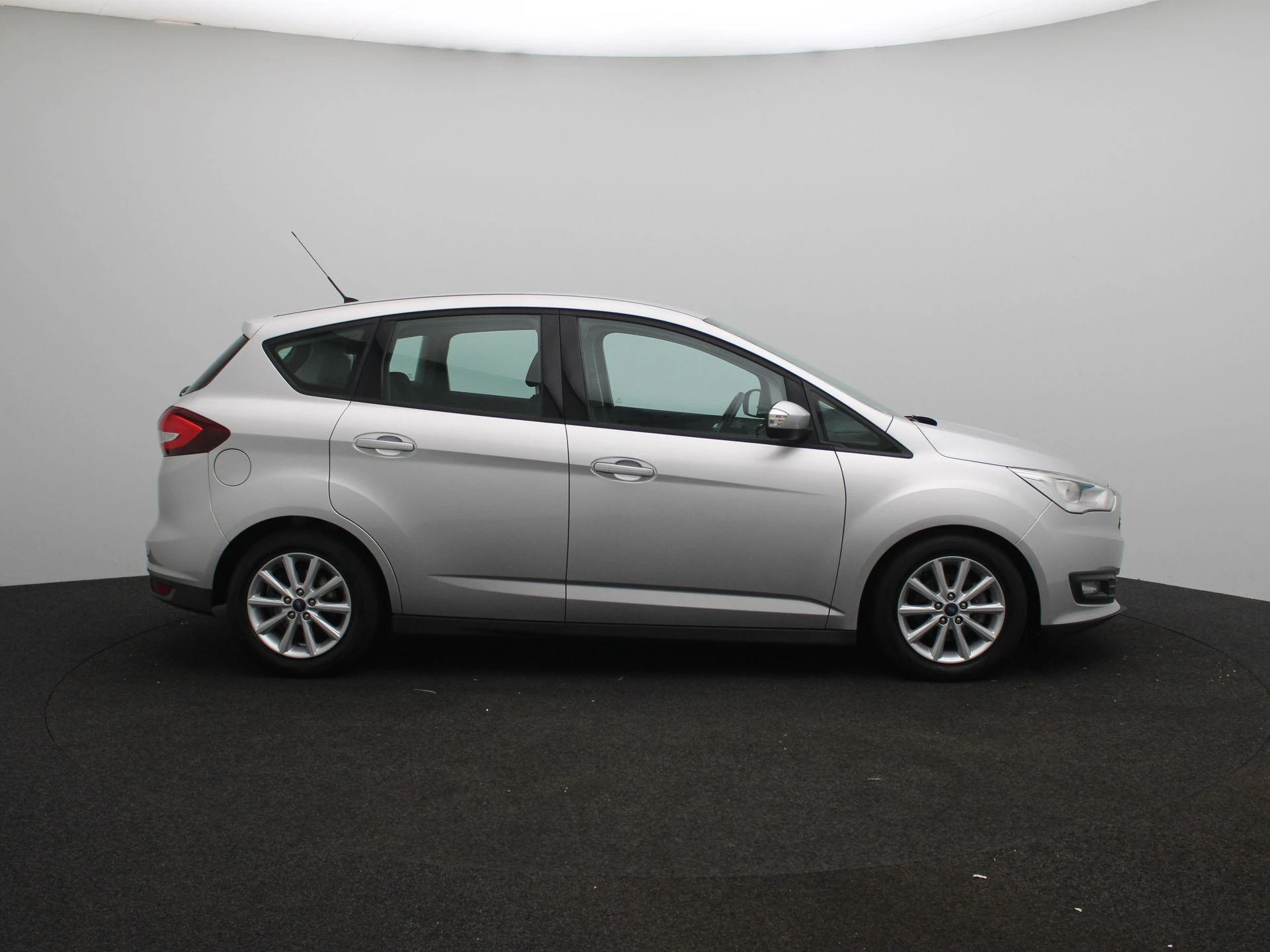 Ford-C-MAX-image-6