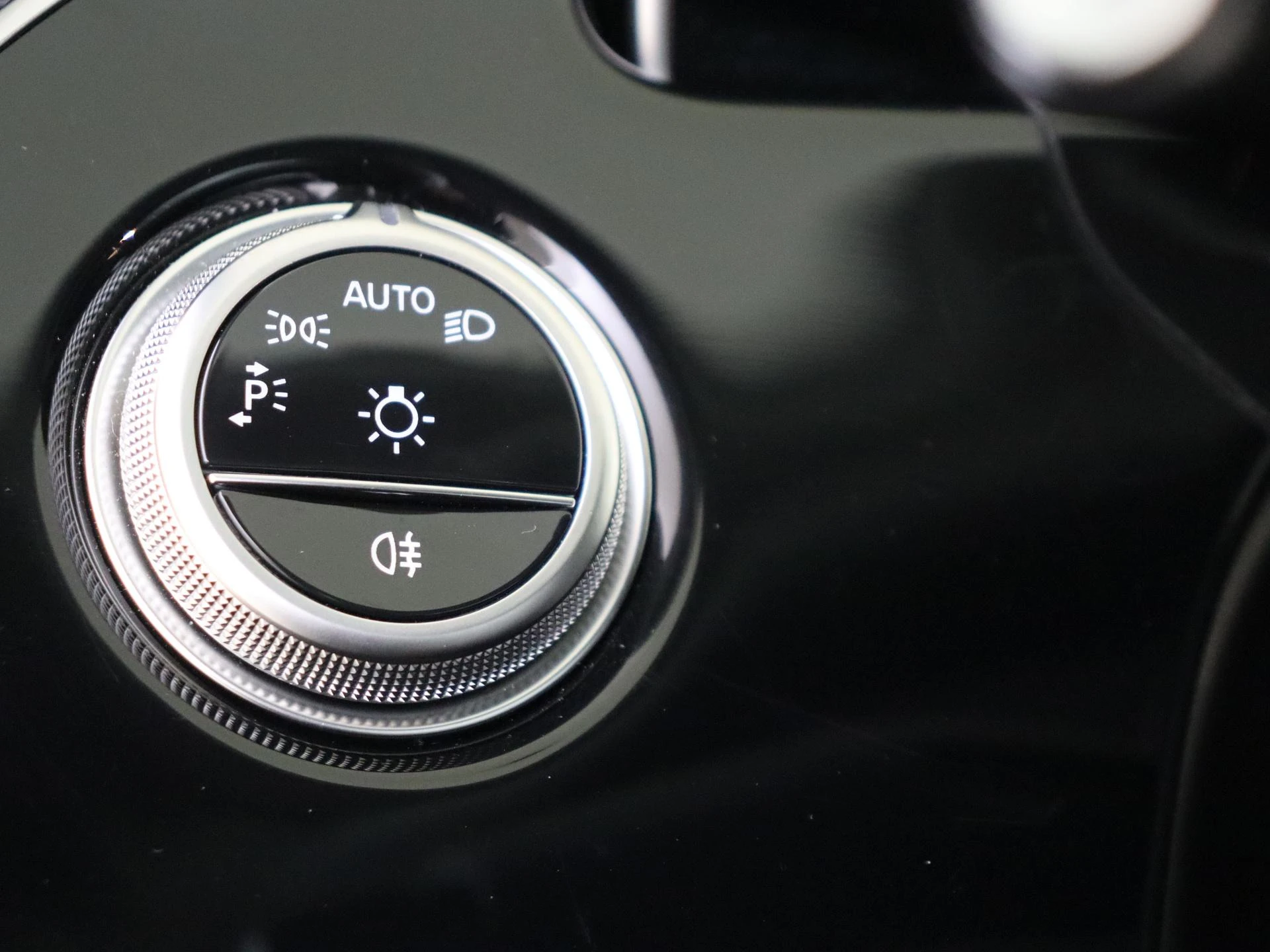 Mercedes-Benz-E-Klasse-image-27
